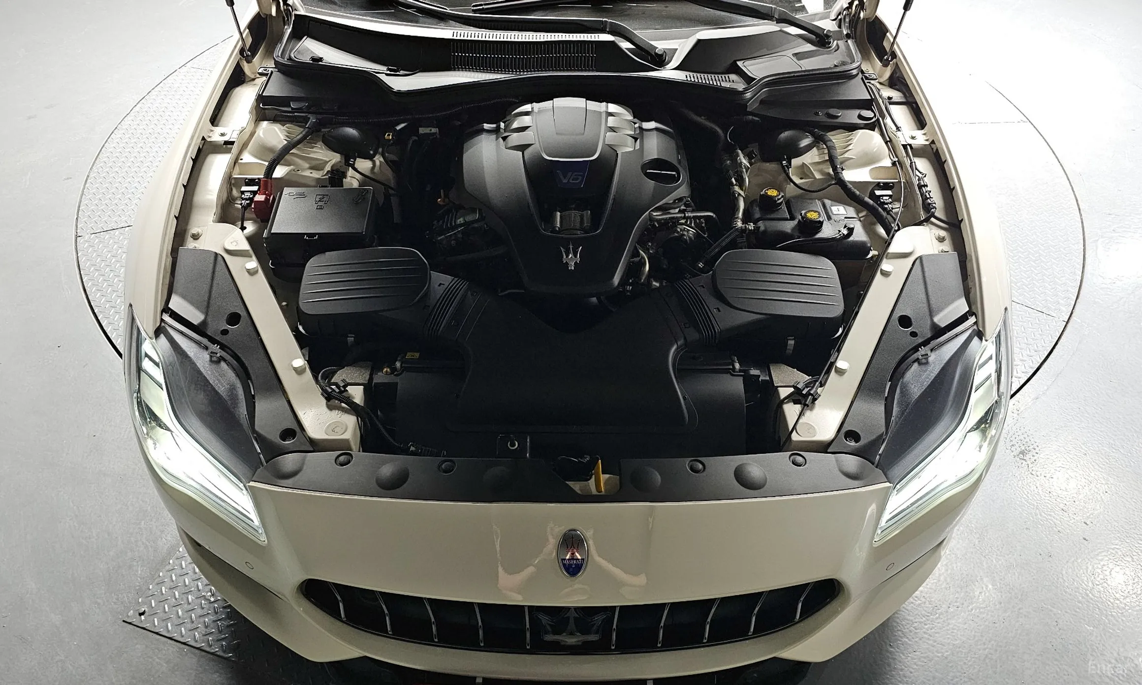 Maserati Quattroporte превью 6