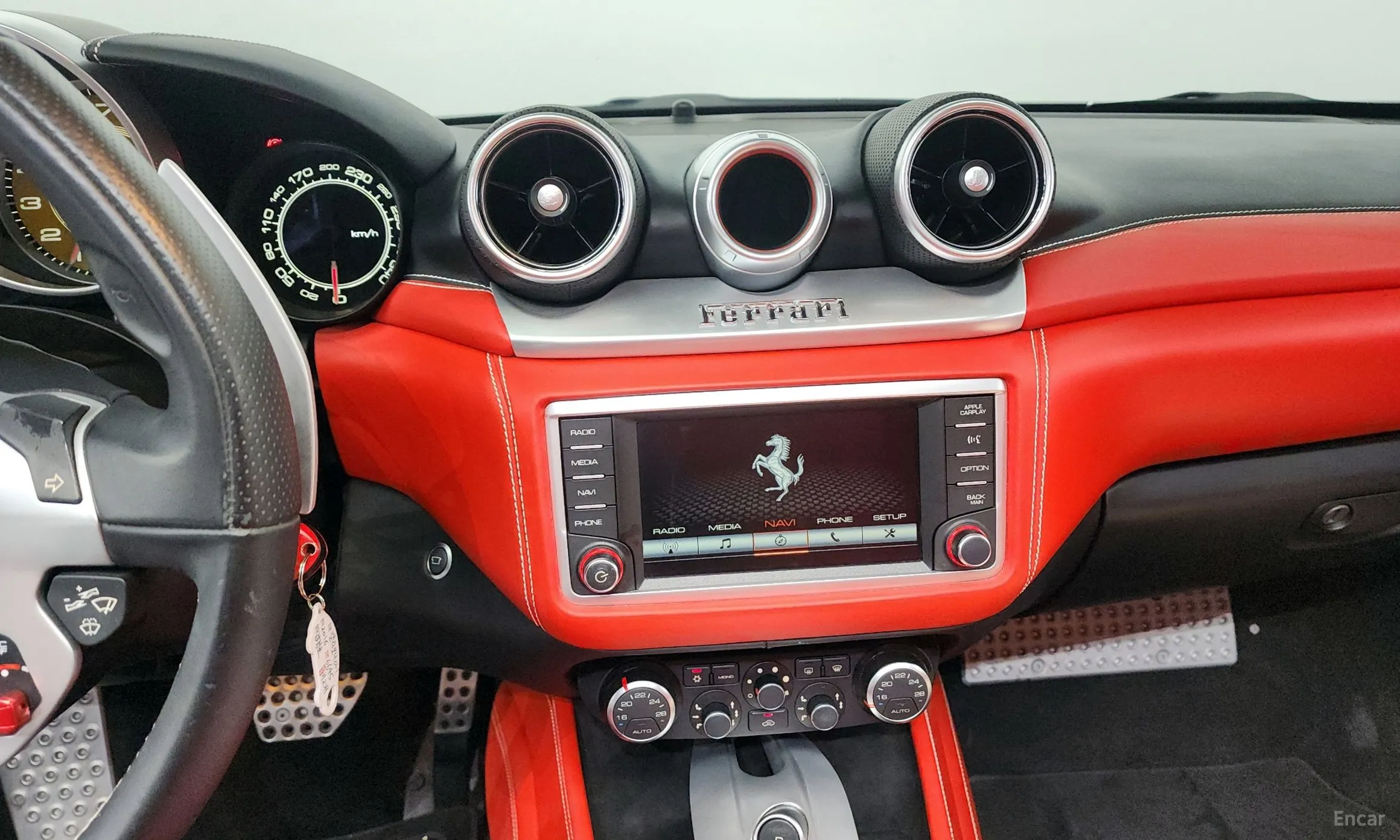 Ferrari California превью 14