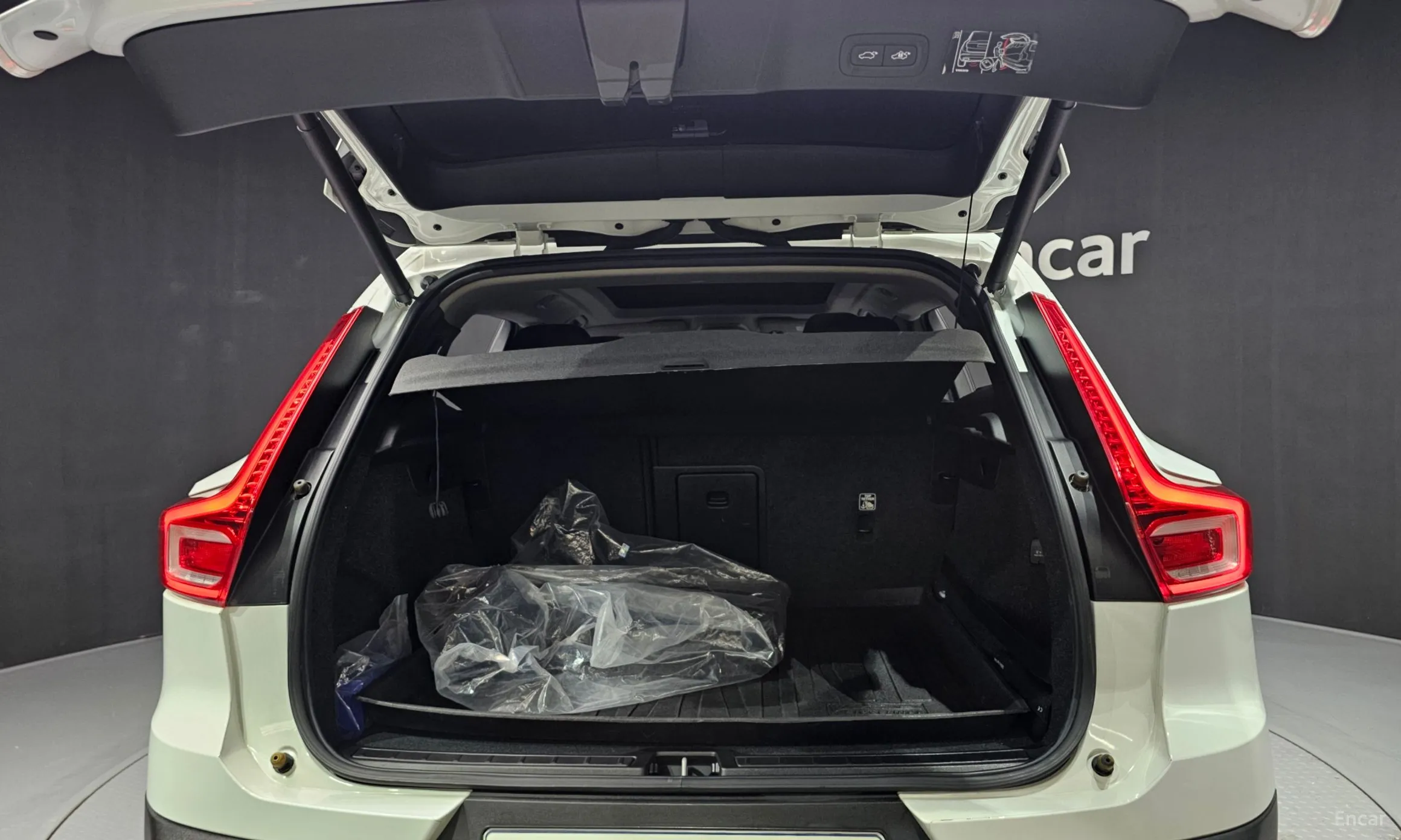Volvo XC40 превью 20