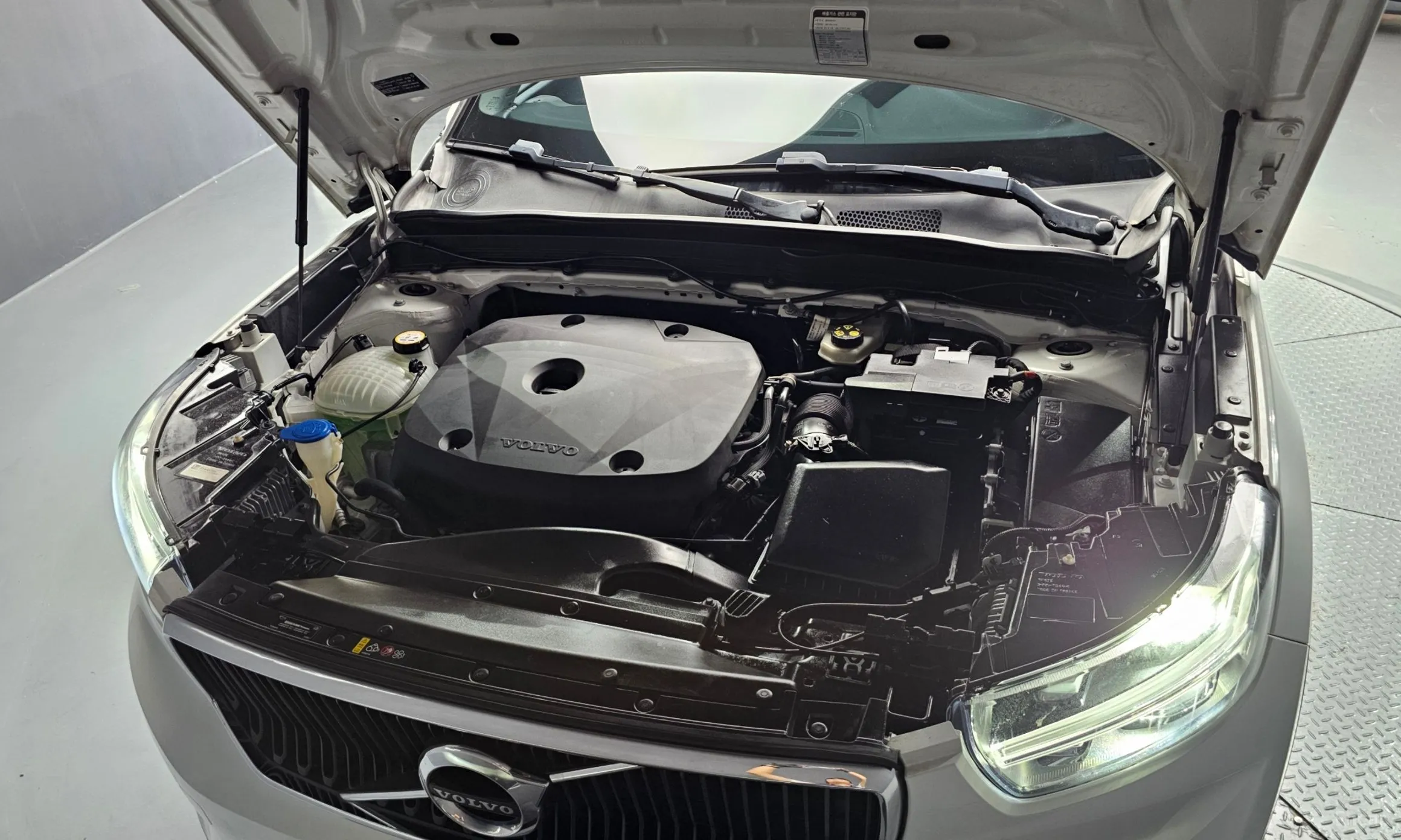 Volvo XC40 превью 6