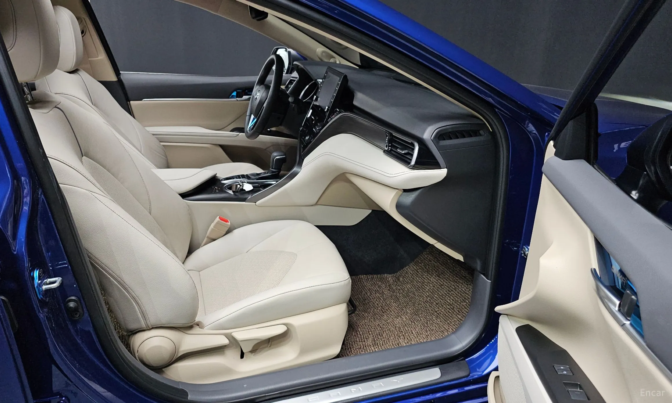 Toyota Camry (XV70) превью 10