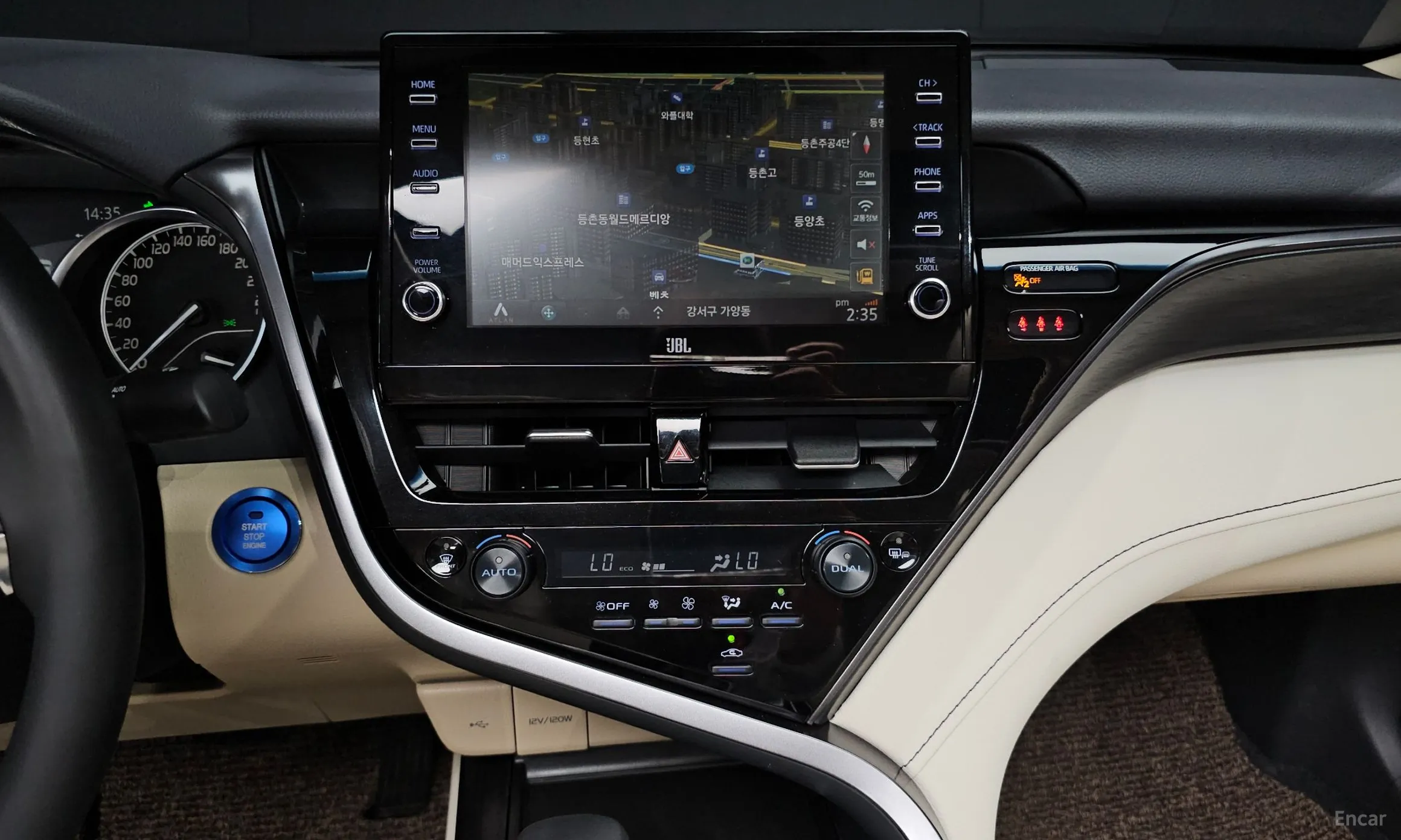 Toyota Camry (XV70) превью 14
