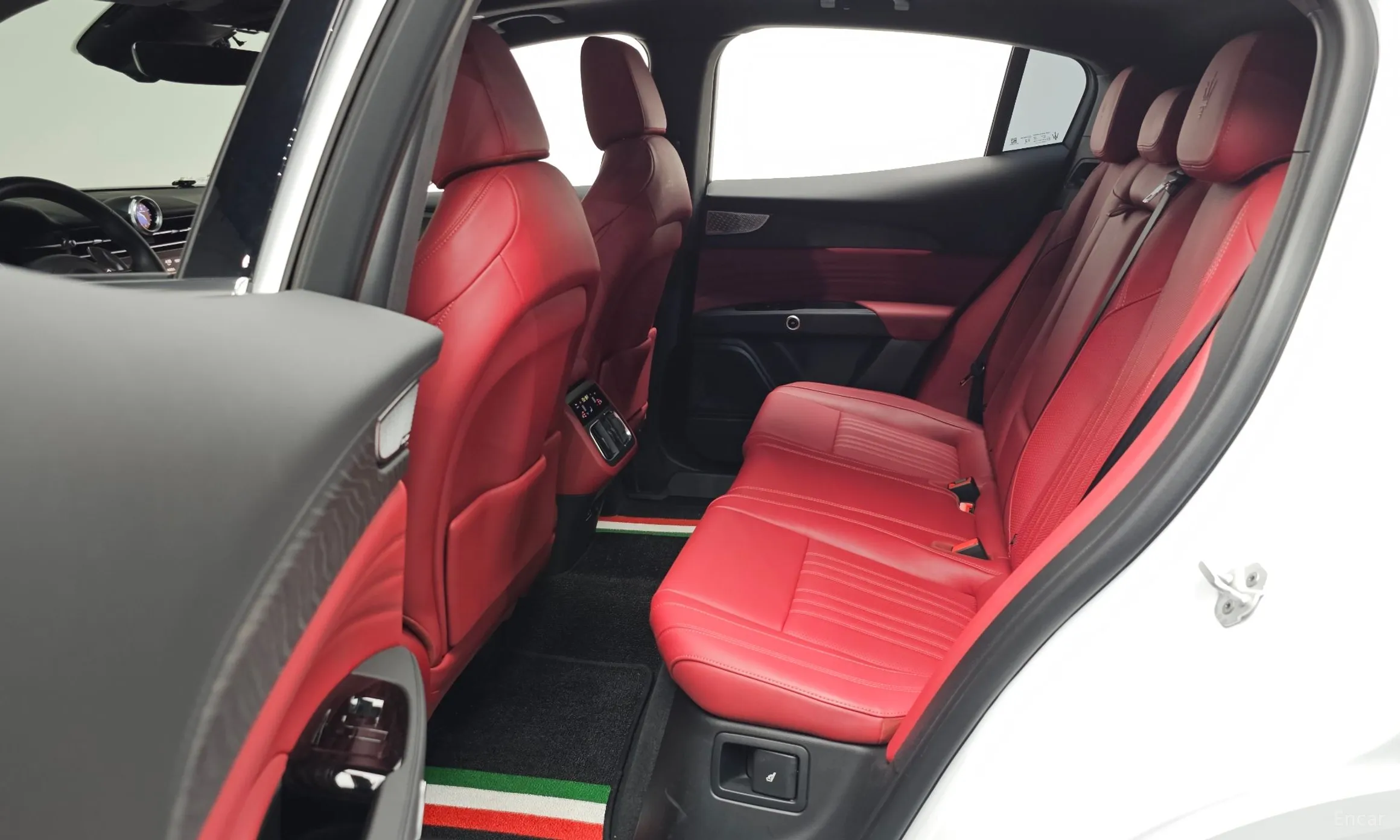 Maserati Grekale превью 12