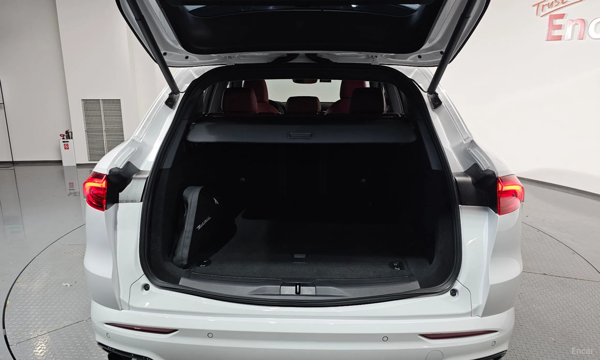 Maserati Grekale превью 20