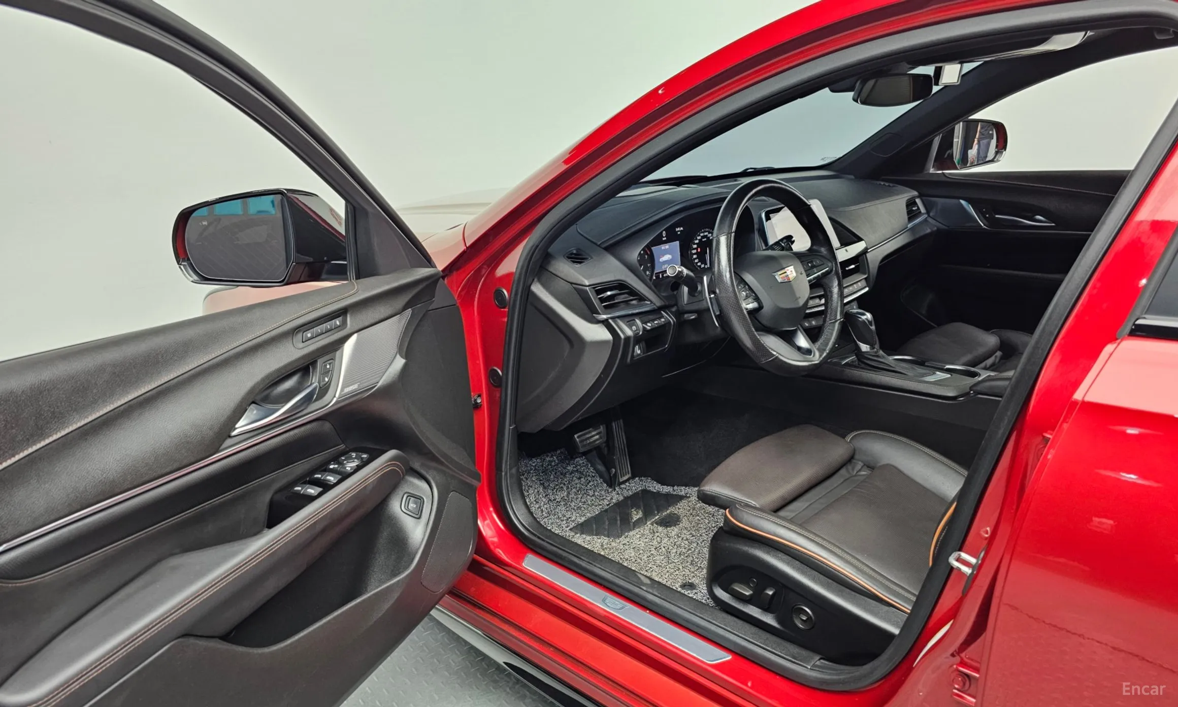 Cadillac CT4 превью 10