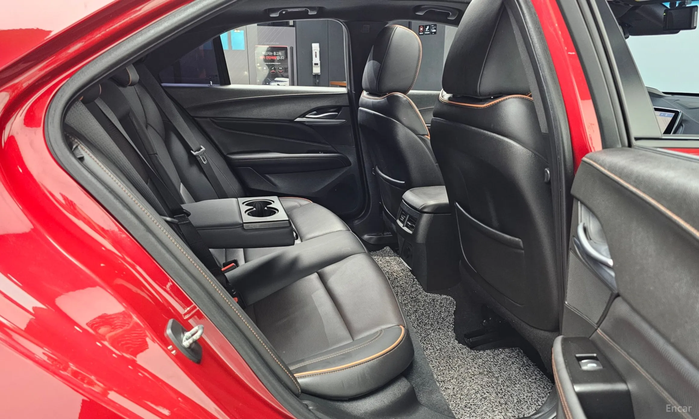 Cadillac CT4 превью 12