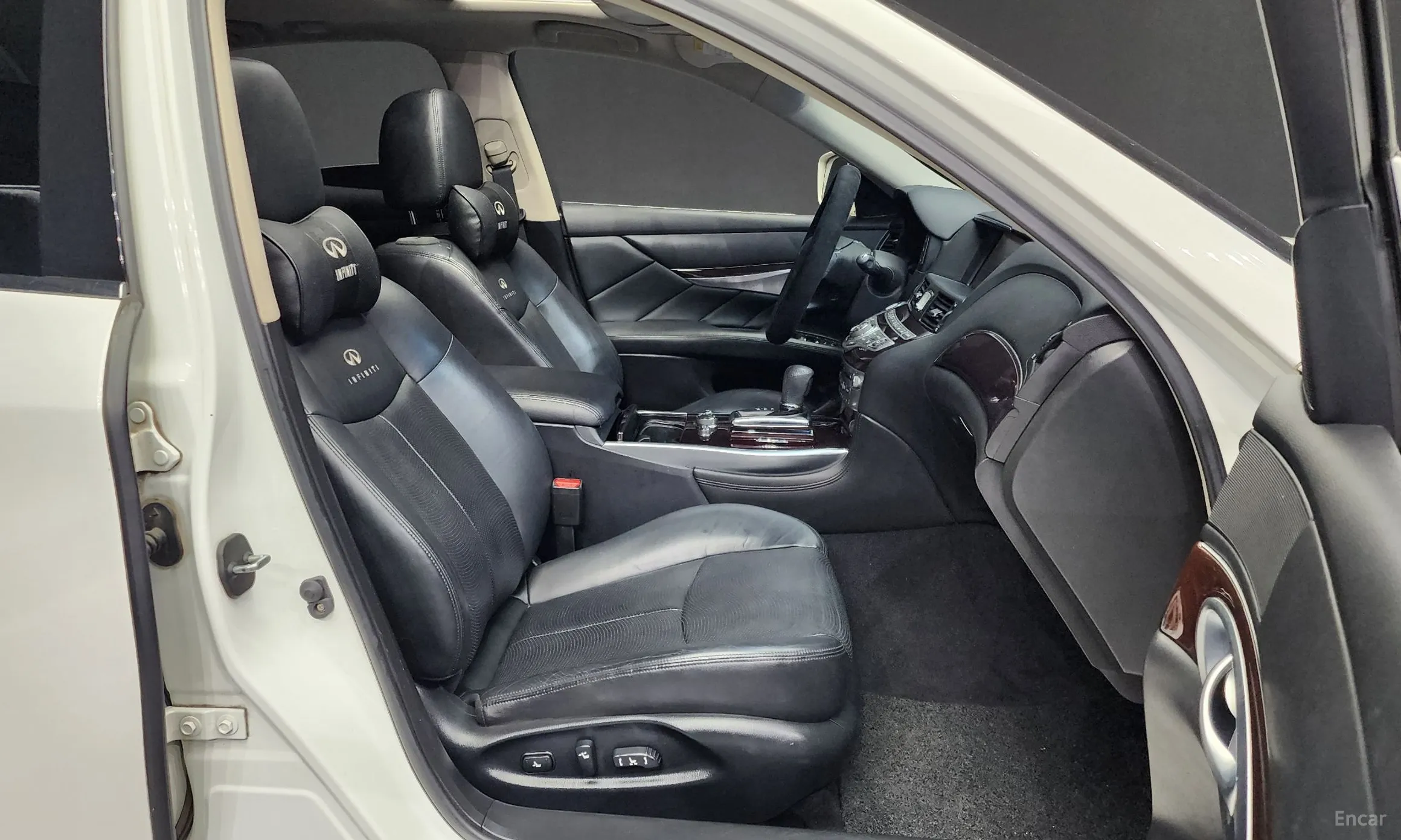 Infiniti M37 превью 11