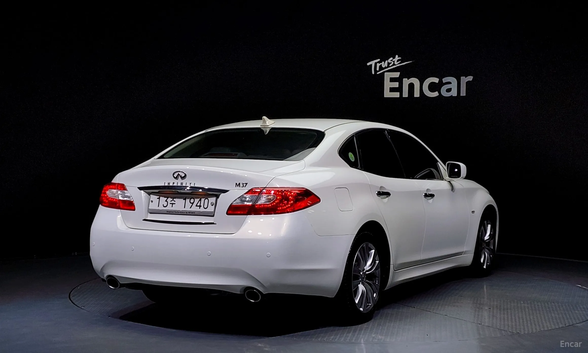 Infiniti M37