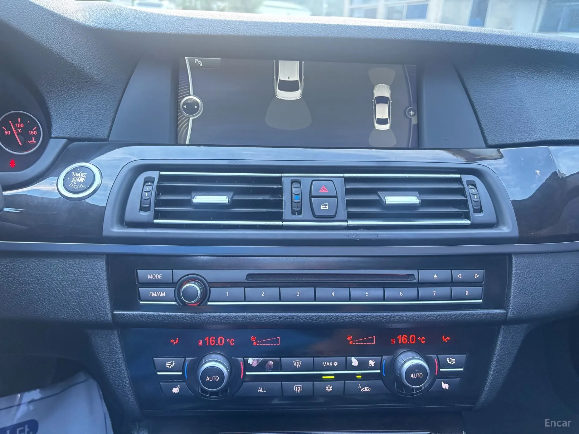 BMW 5 Series (F10) превью 14
