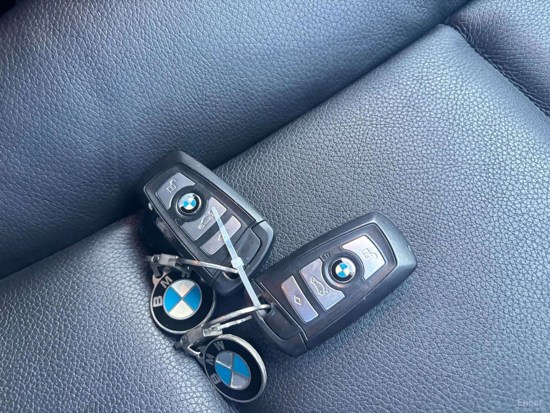 BMW 5 Series (F10) превью 16