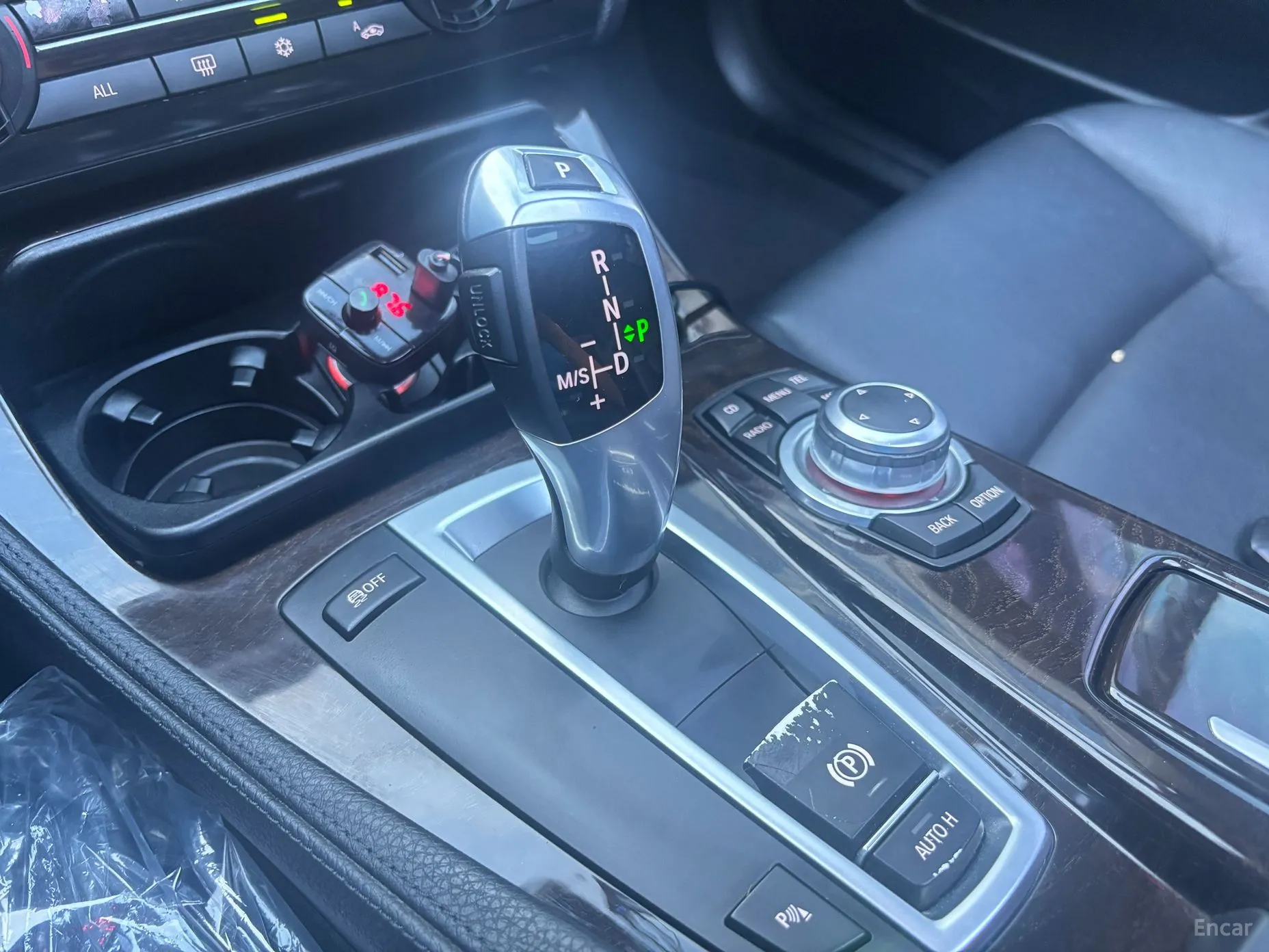 BMW 5 Series (F10) превью 9