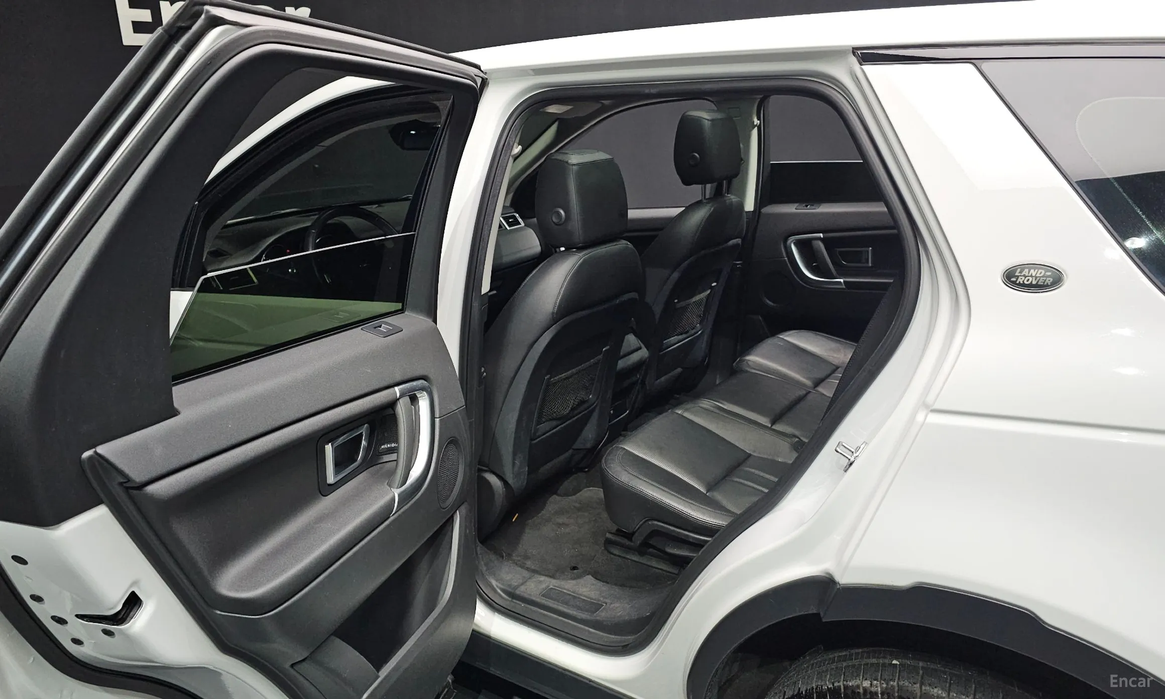 Land Rover Discovery Sports превью 12