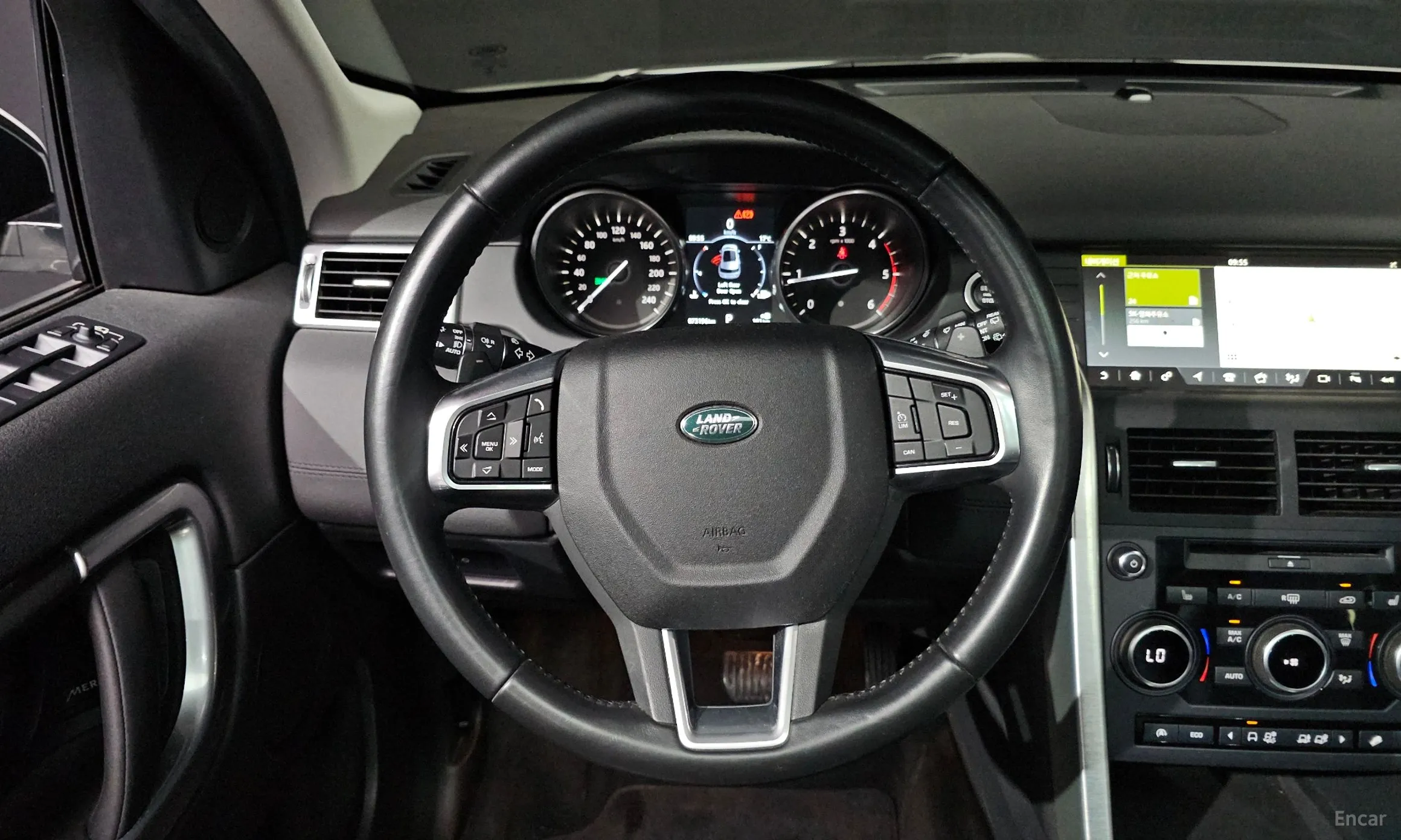Land Rover Discovery Sports превью 13