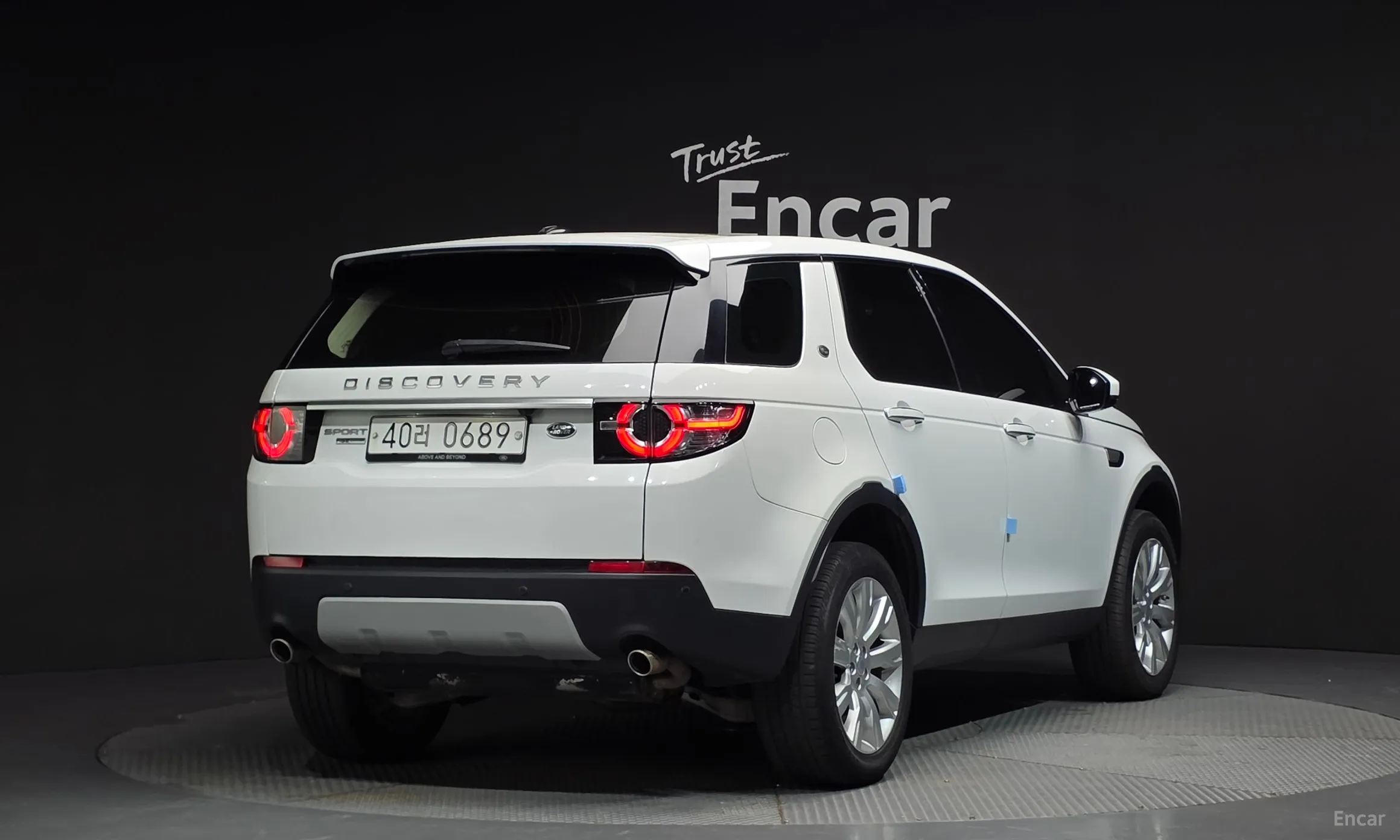 Land Rover Discovery Sports превью 2