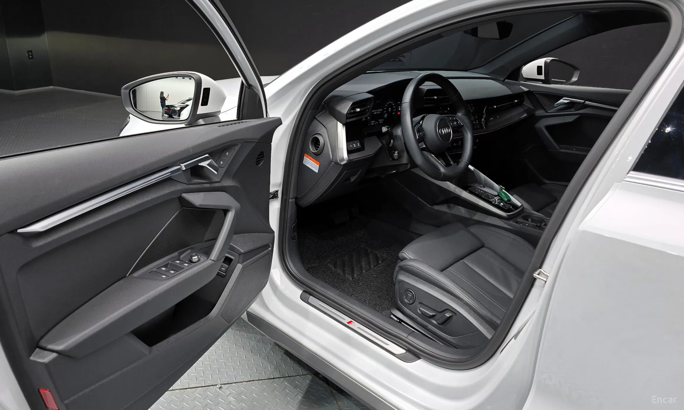 Audi A3 (8Y) превью 10