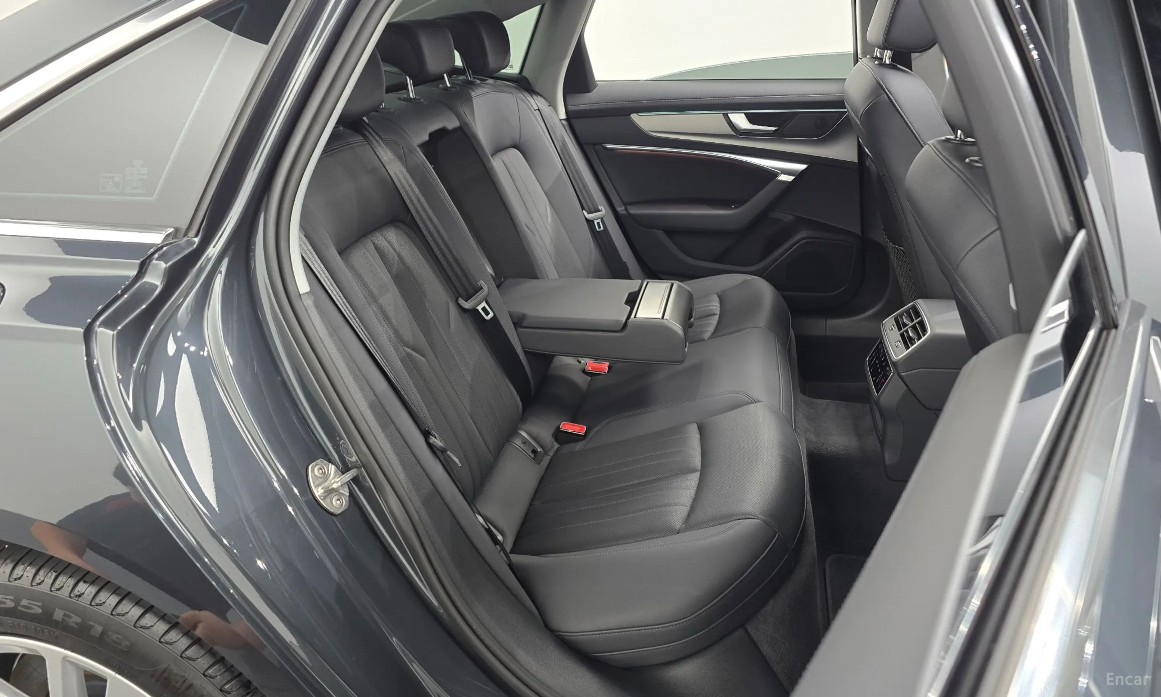 Audi A6 (C8) превью 12