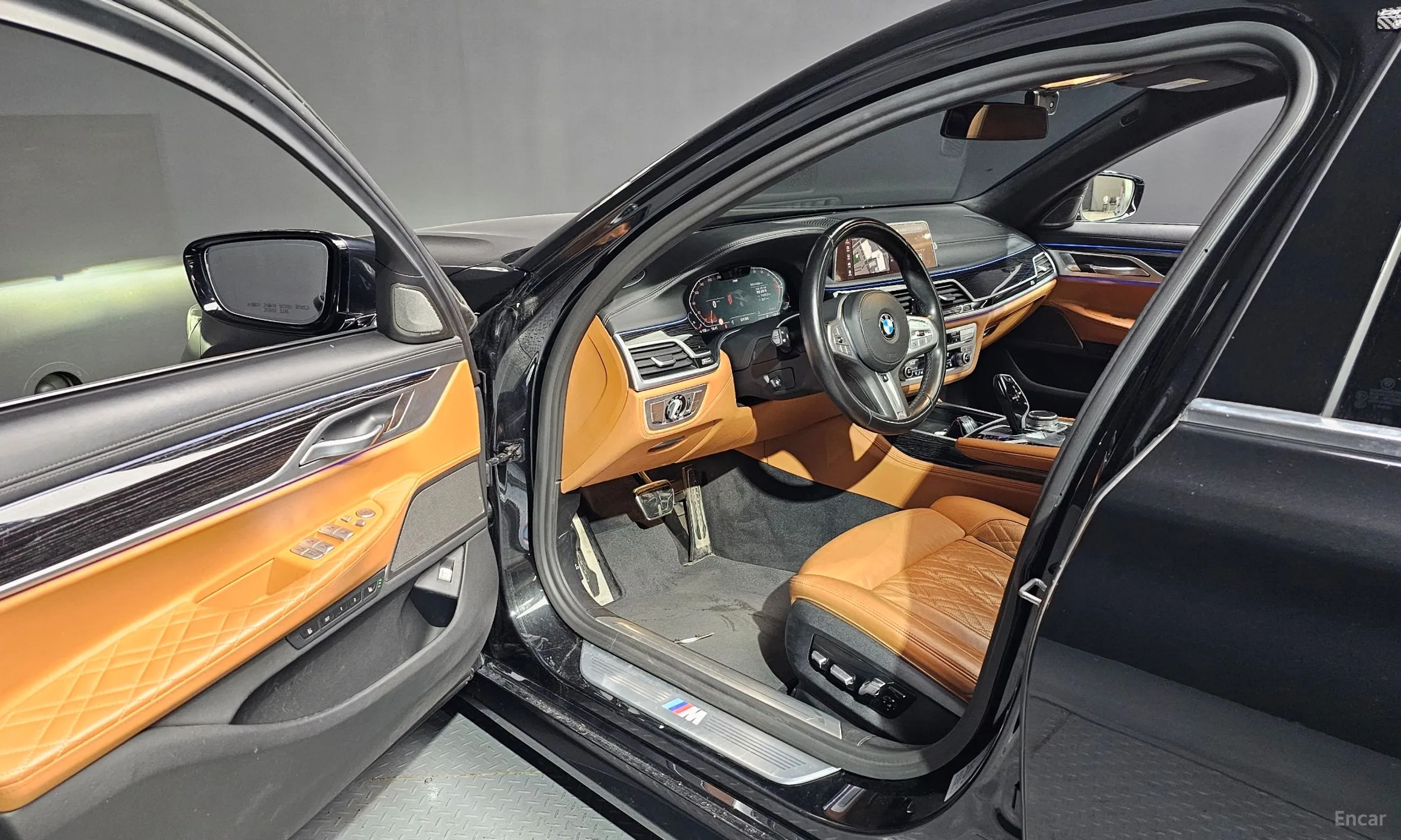 BMW 7 Series (G11) превью 11