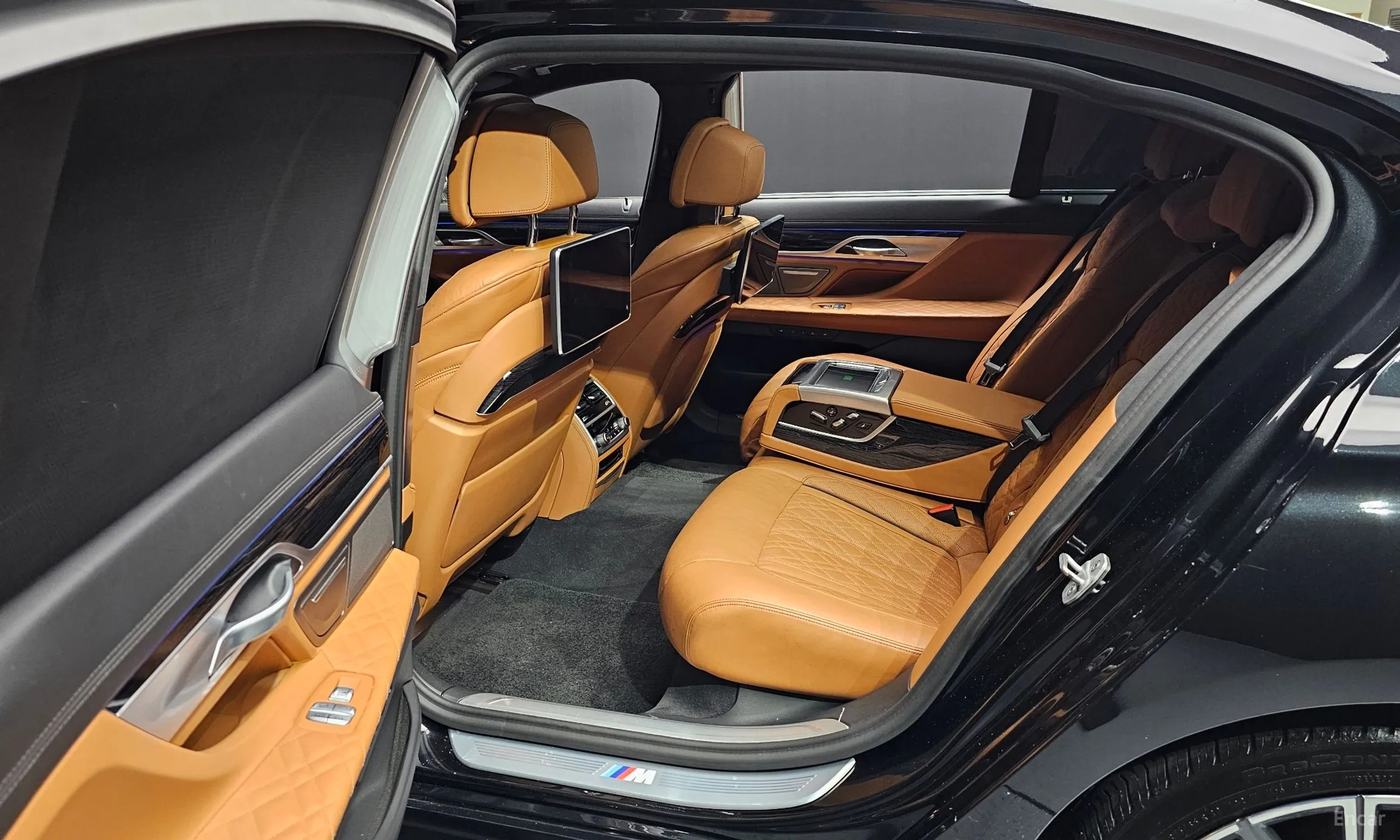 BMW 7 Series (G11) превью 12