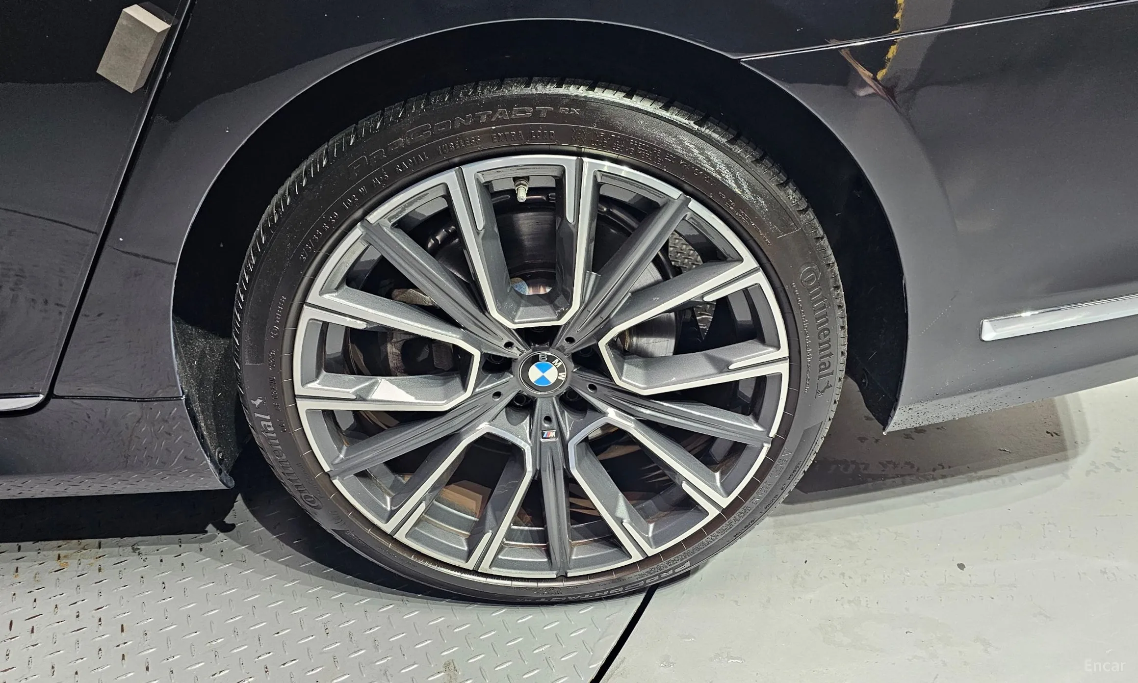 BMW 7 Series (G11) превью 5