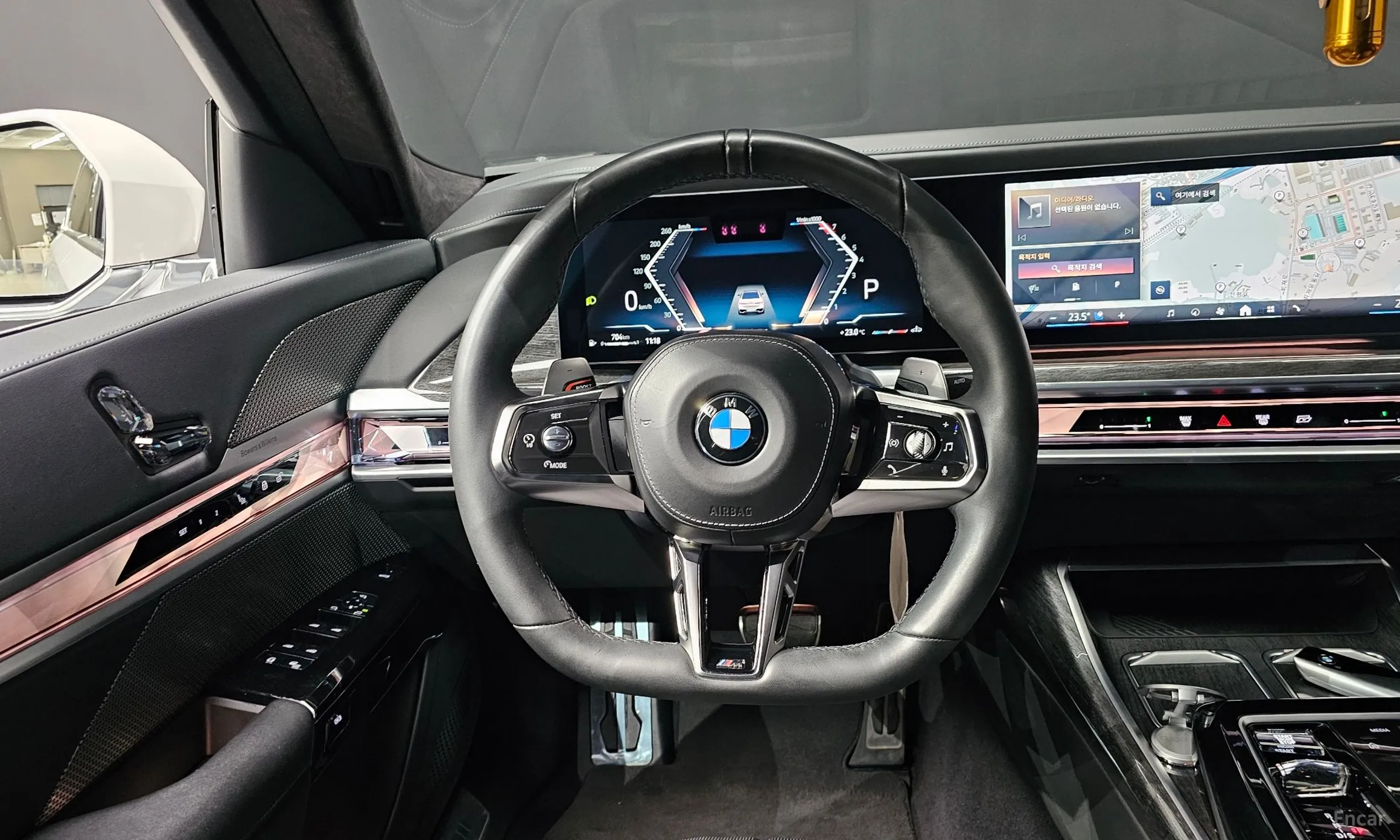 BMW 7 Series (G70) превью 11