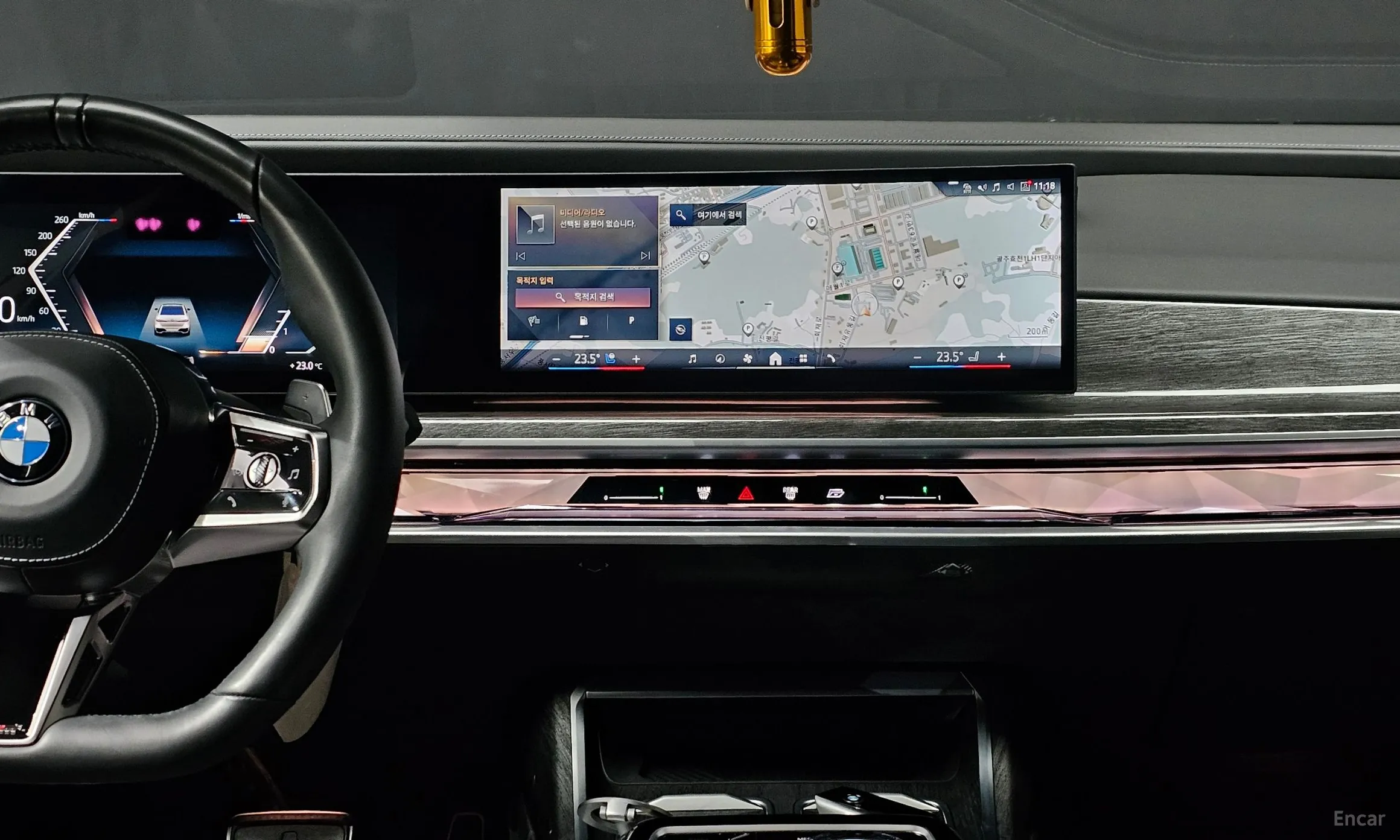 BMW 7 Series (G70) превью 13