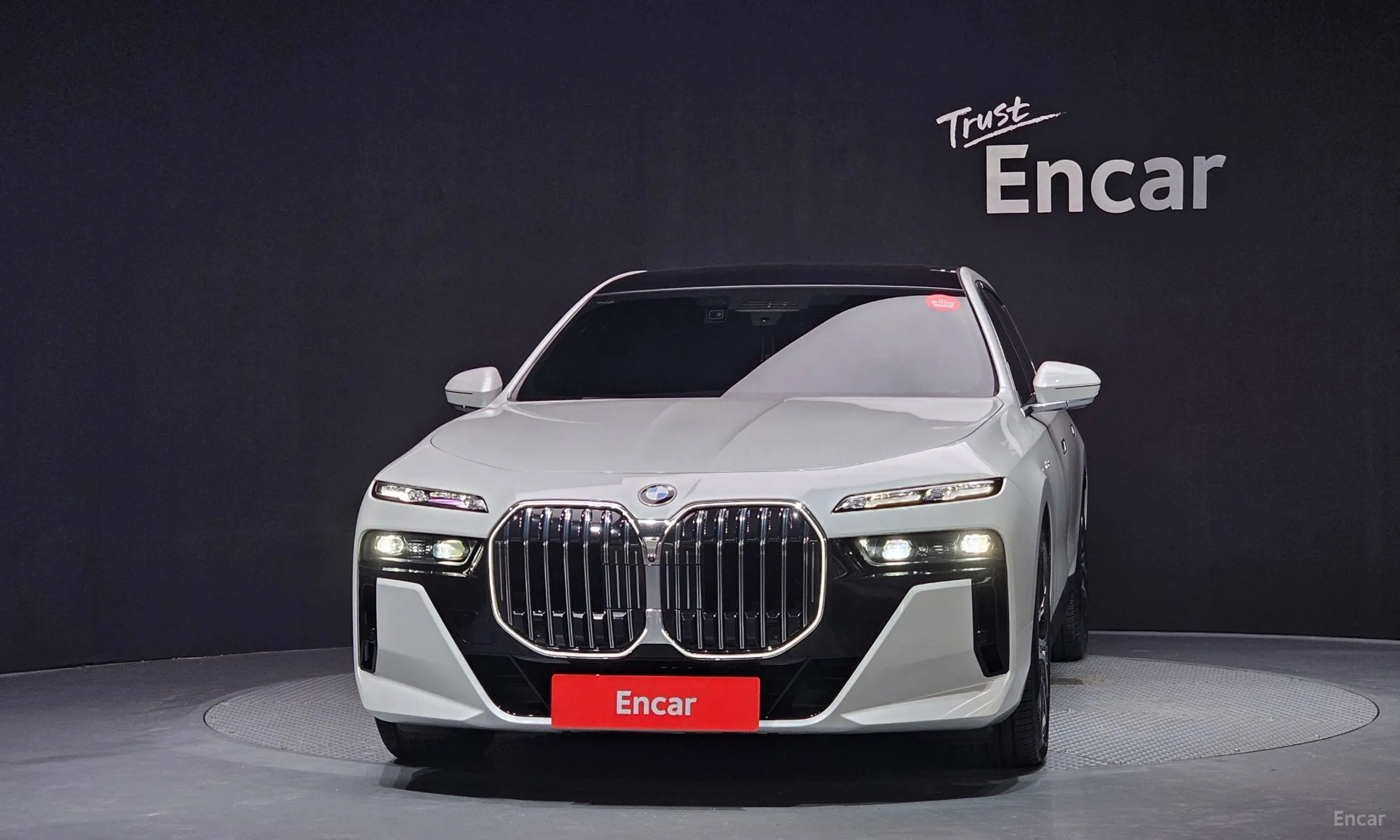 BMW 7 Series (G70) превью 3