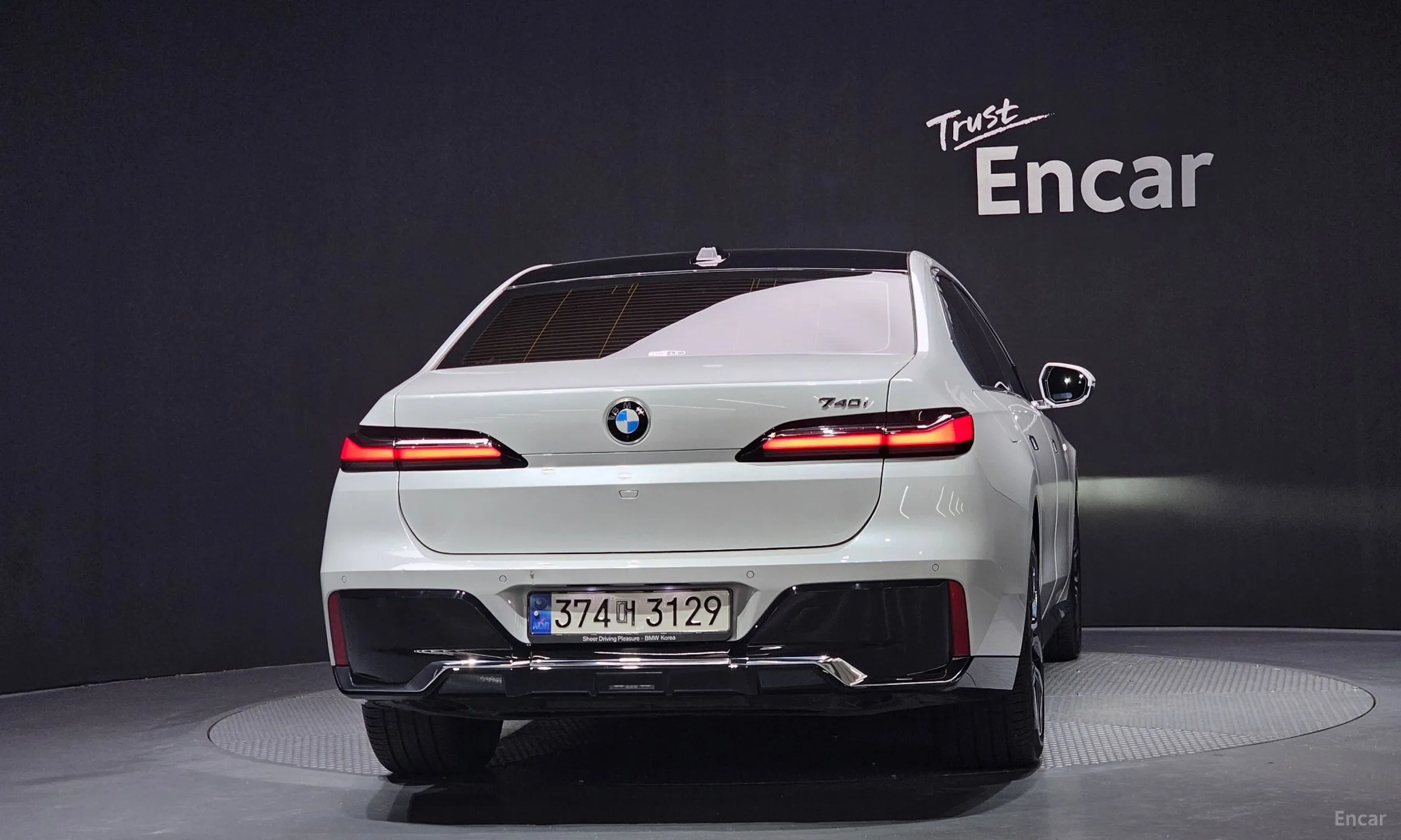BMW 7 Series (G70) превью 4