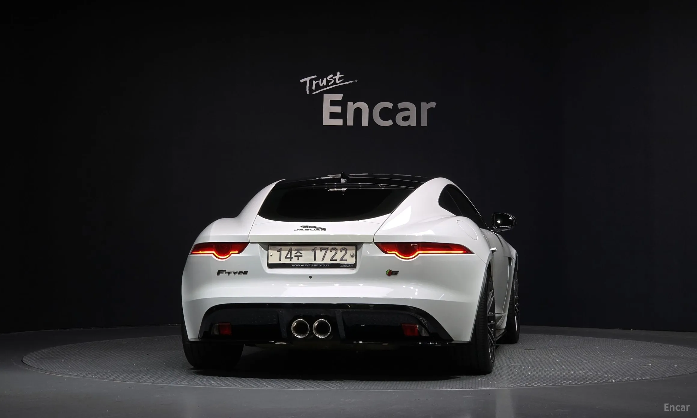 Jaguar F-TYPE превью 4