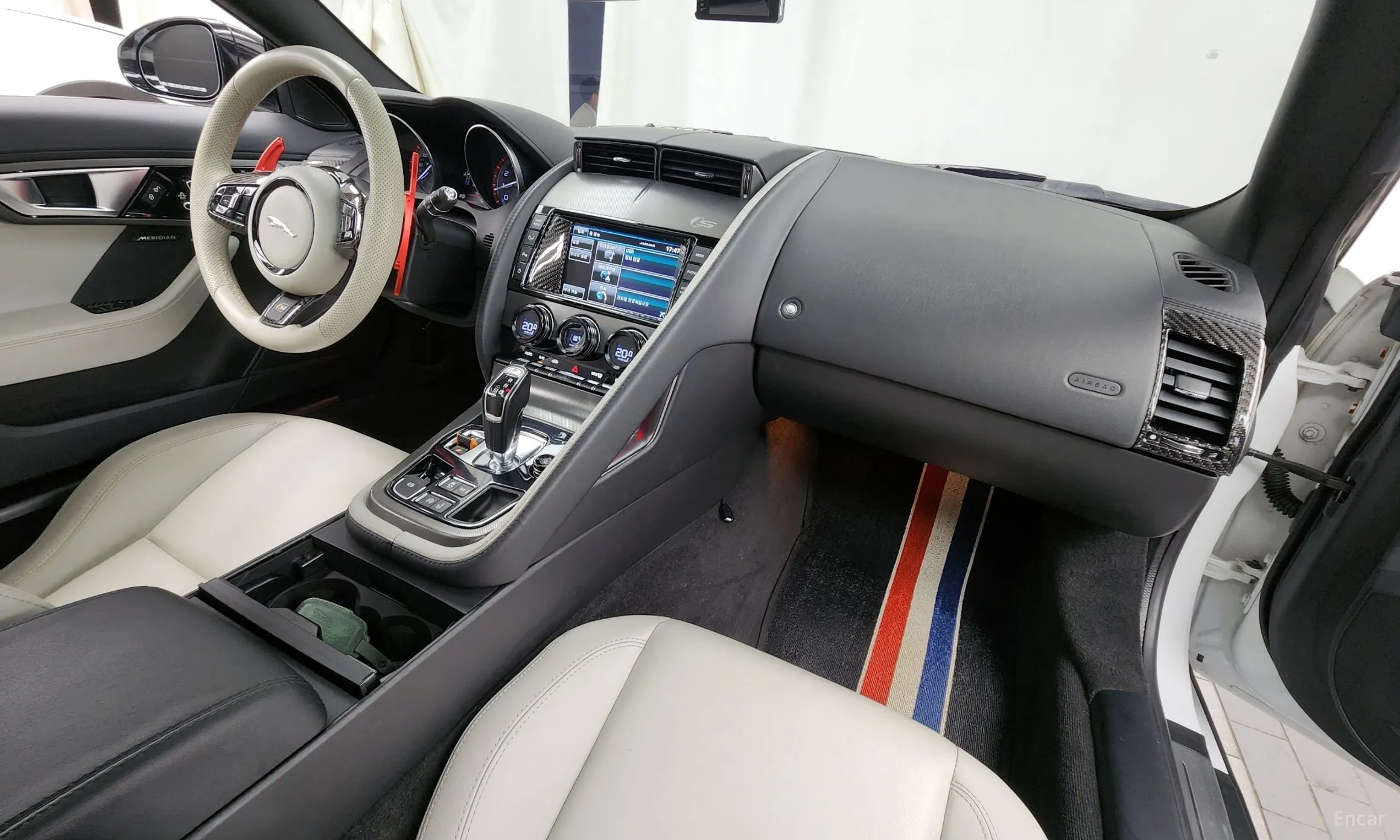 Jaguar F-TYPE превью 7