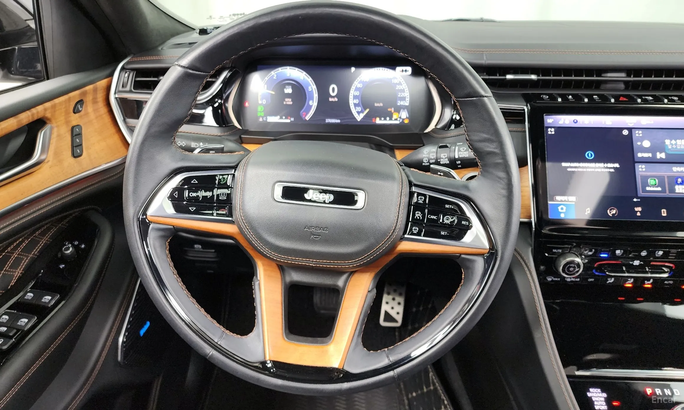 Jeep Grand Cherokee (WL) превью 13