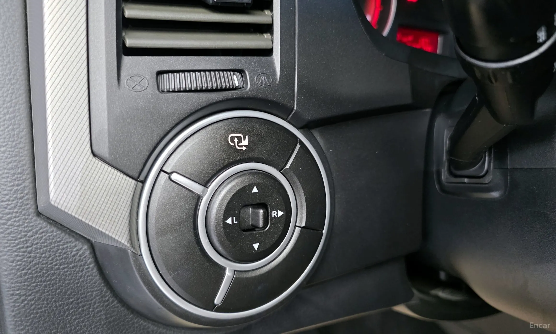 KG Mobility (SsangYong) Korando Sports превью 15