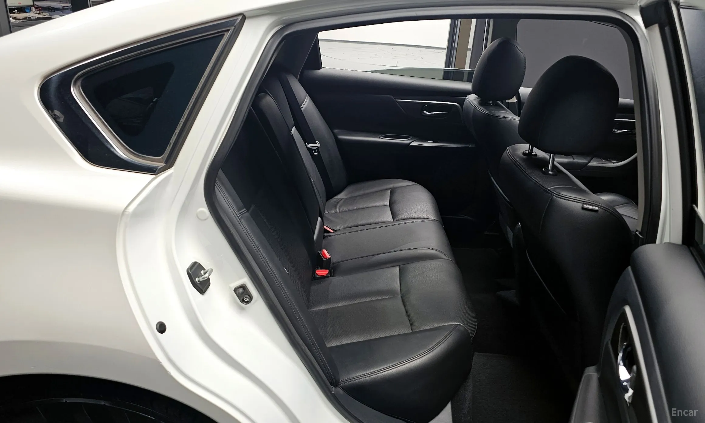Nissan Altima превью 11