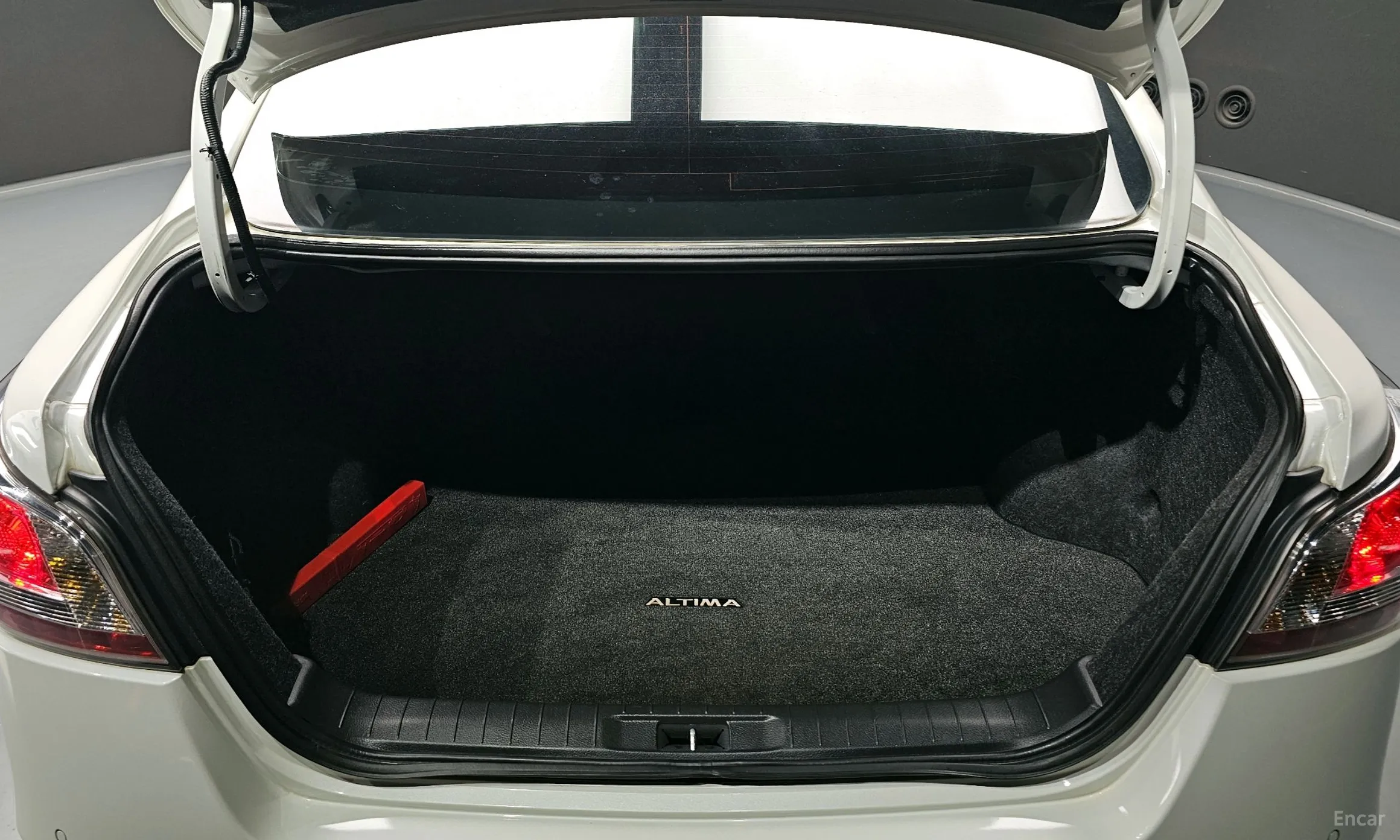 Nissan Altima превью 20