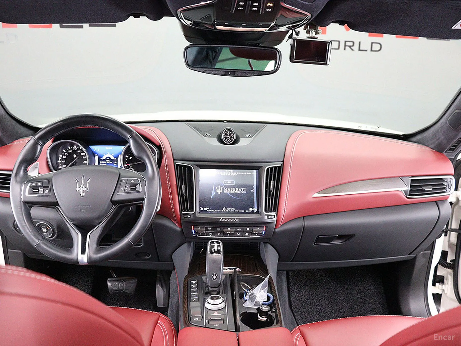 Maserati Levante превью 11