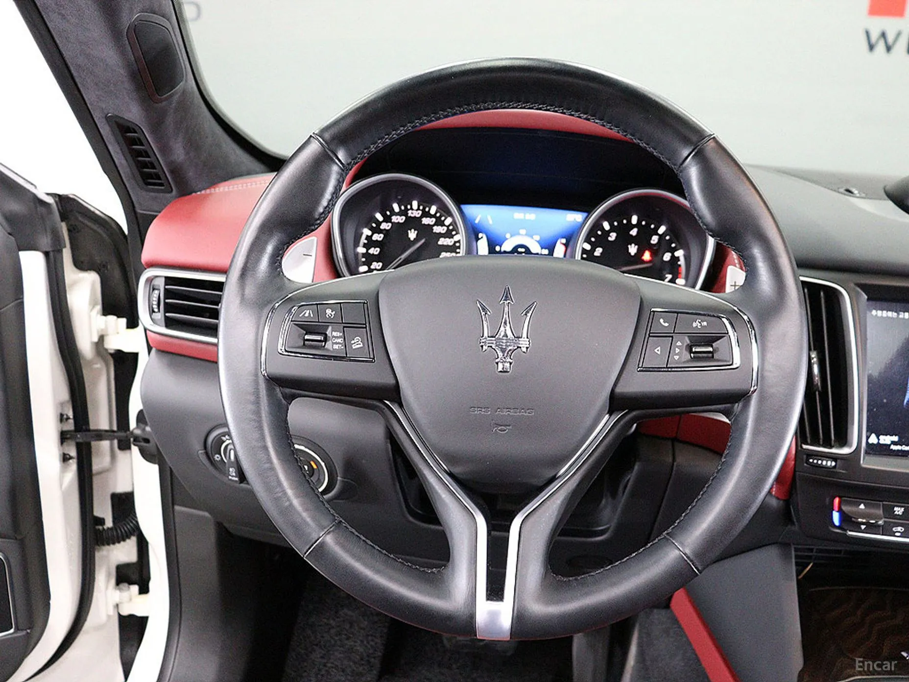 Maserati Levante превью 12