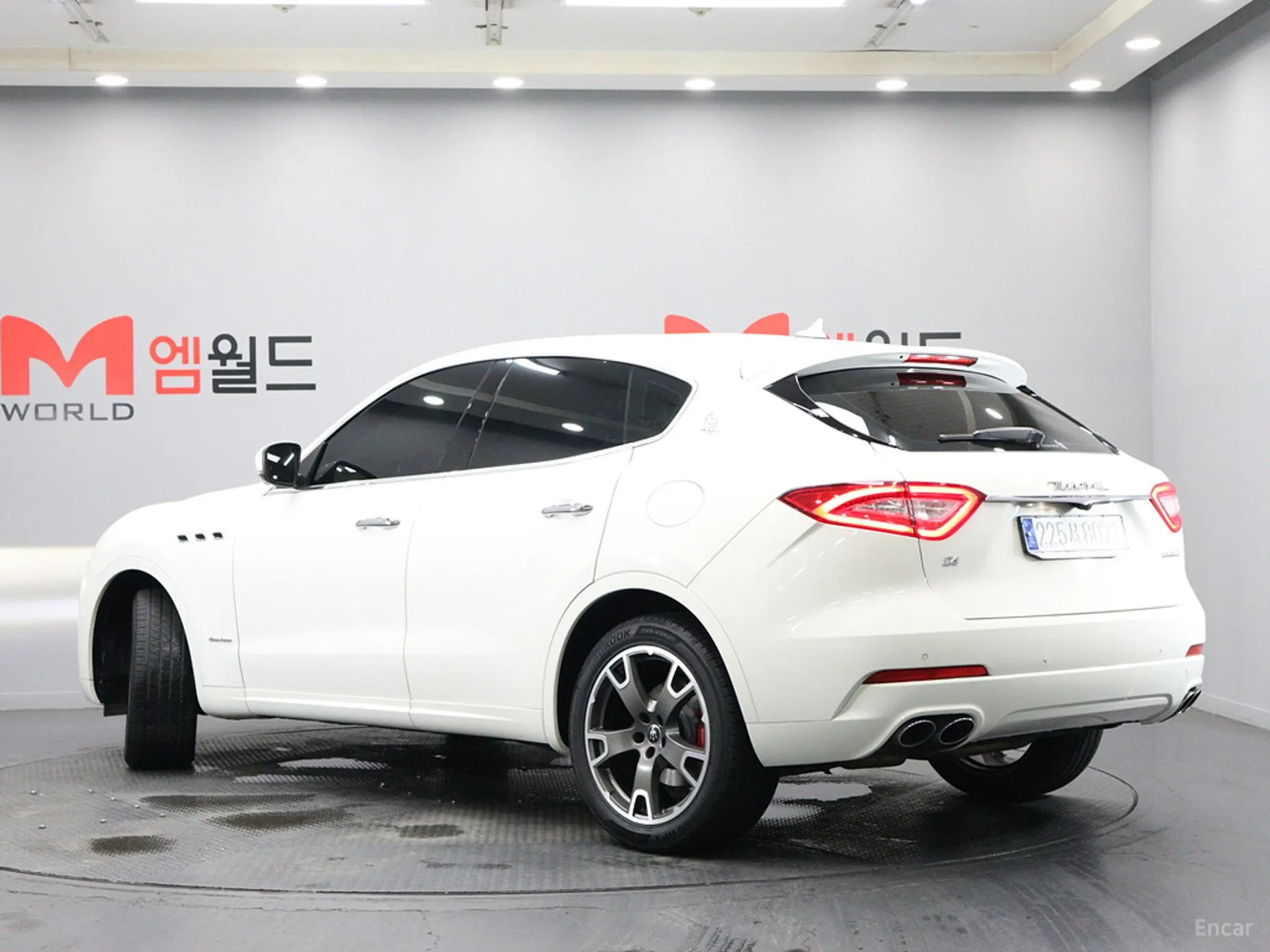 Maserati Levante превью 4