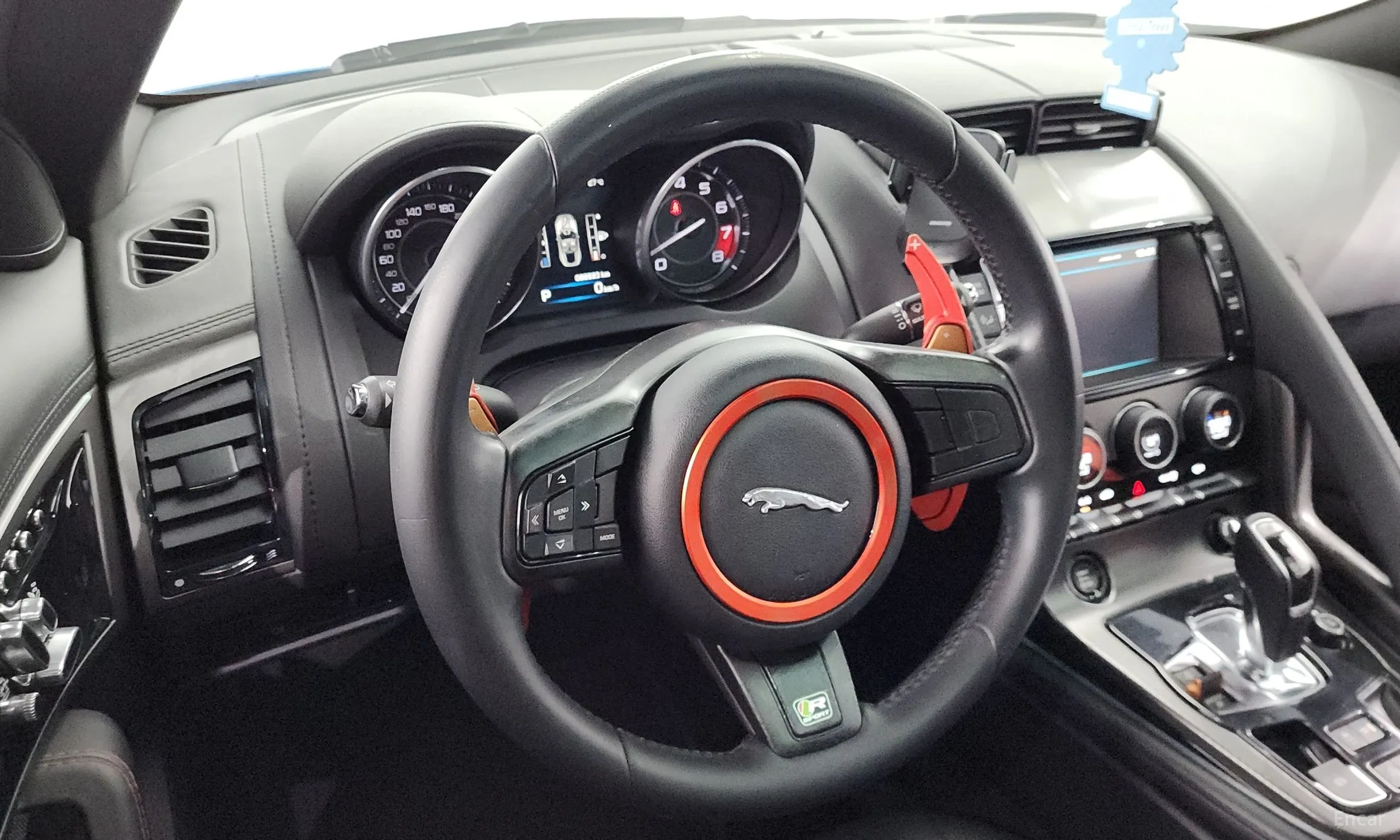 Jaguar F-TYPE превью 12