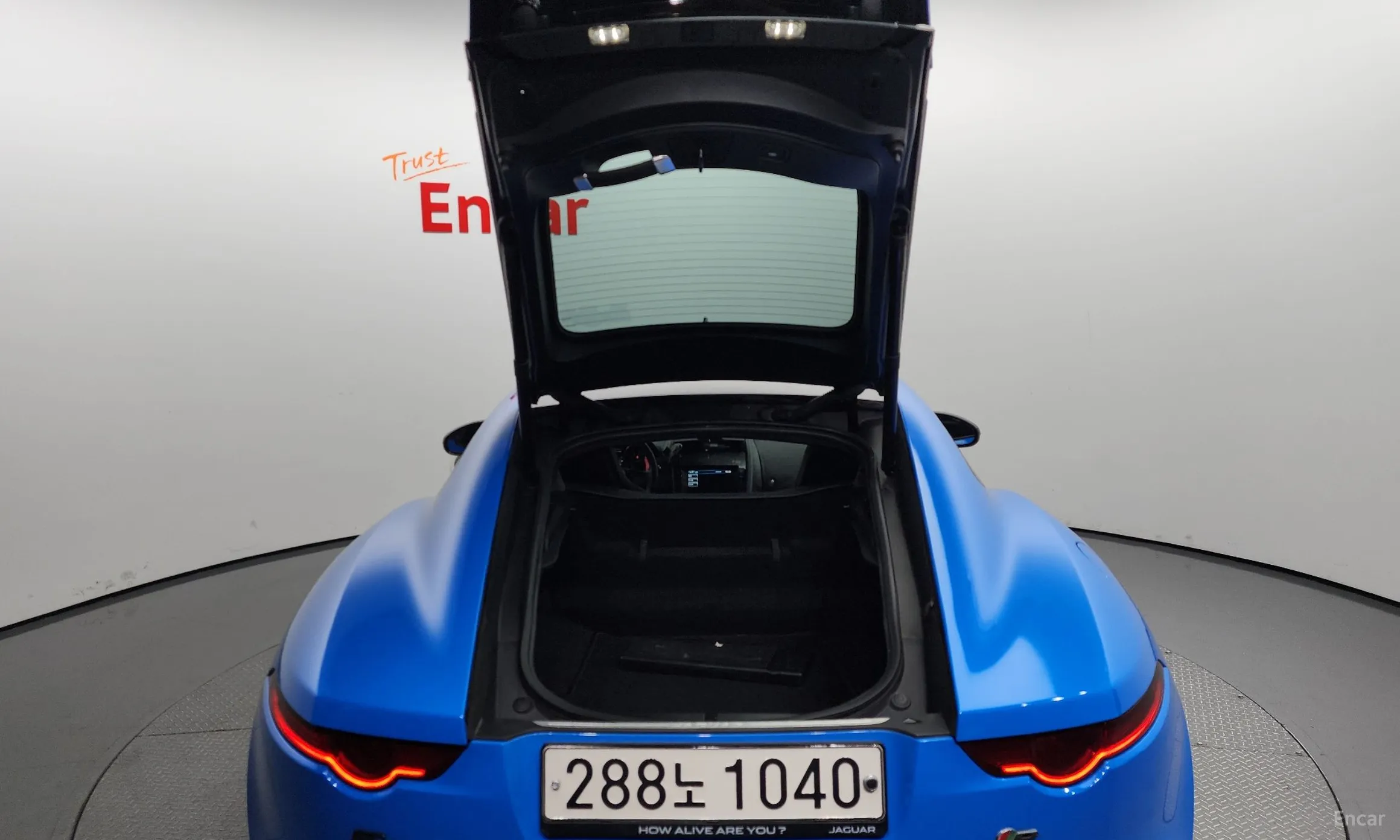 Jaguar F-TYPE превью 20