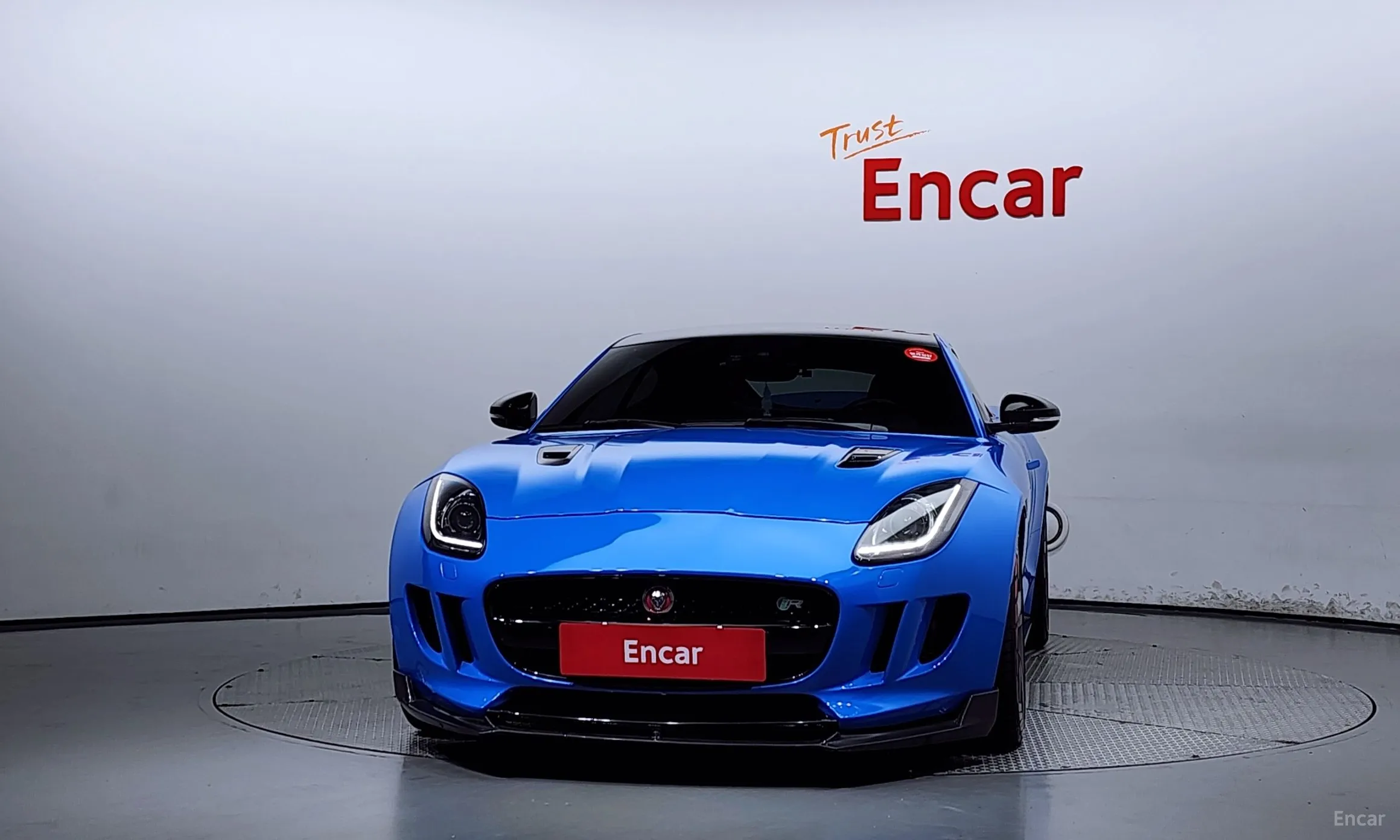 Jaguar F-TYPE превью 3