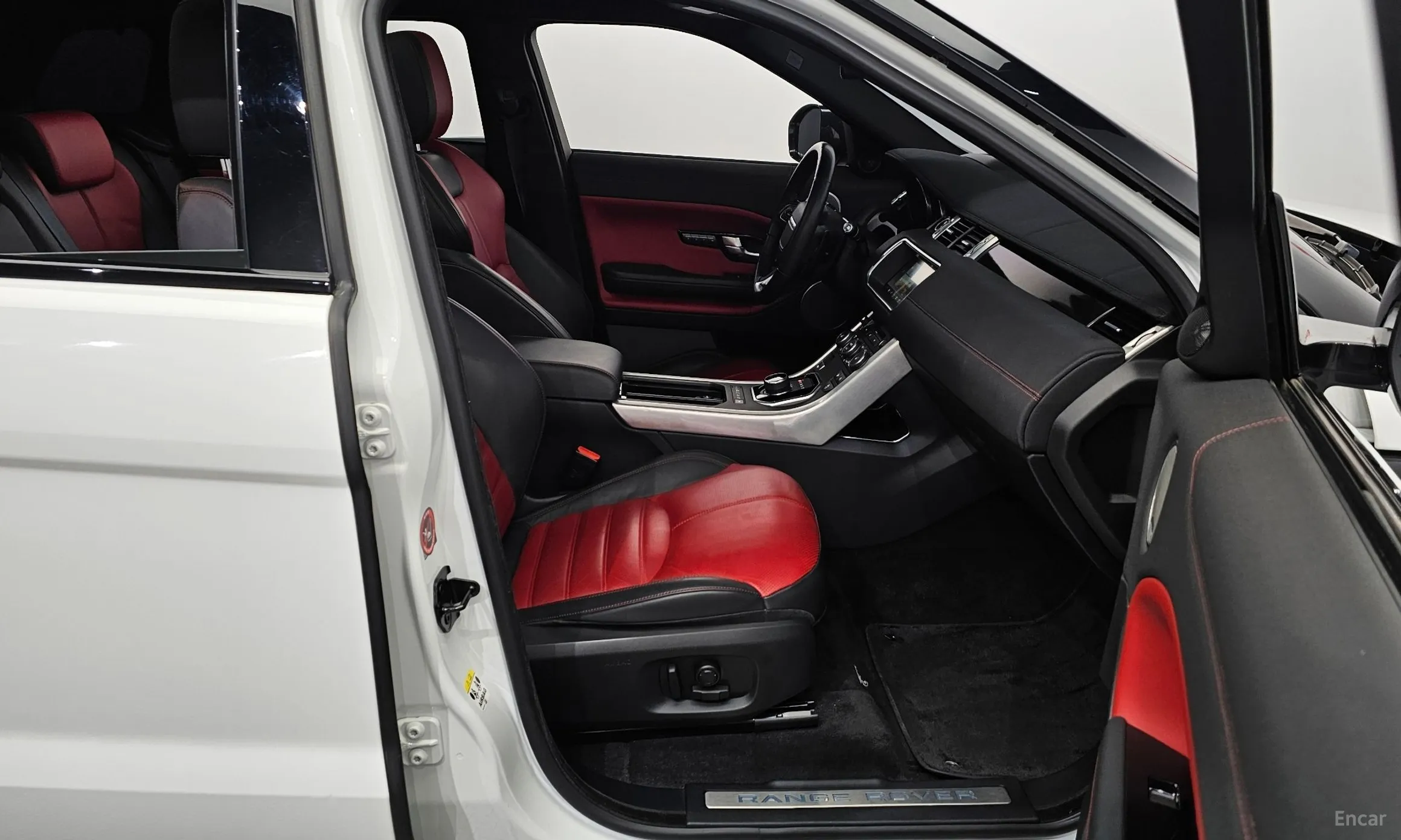 Land Rover Range Rover Evoque превью 11