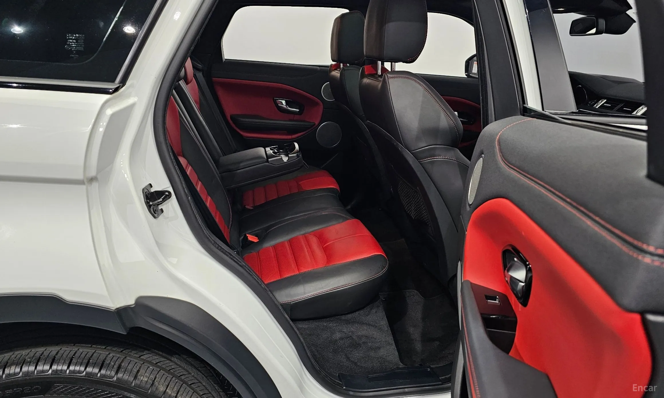 Land Rover Range Rover Evoque превью 12