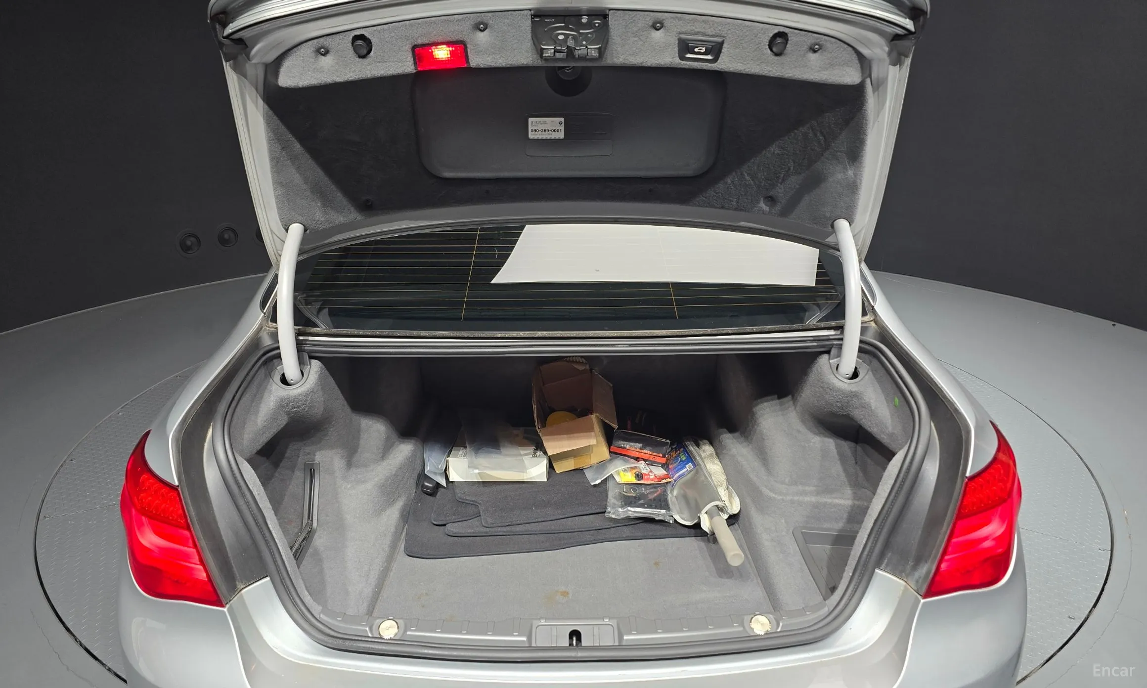 BMW 7 Series (F01) превью 20