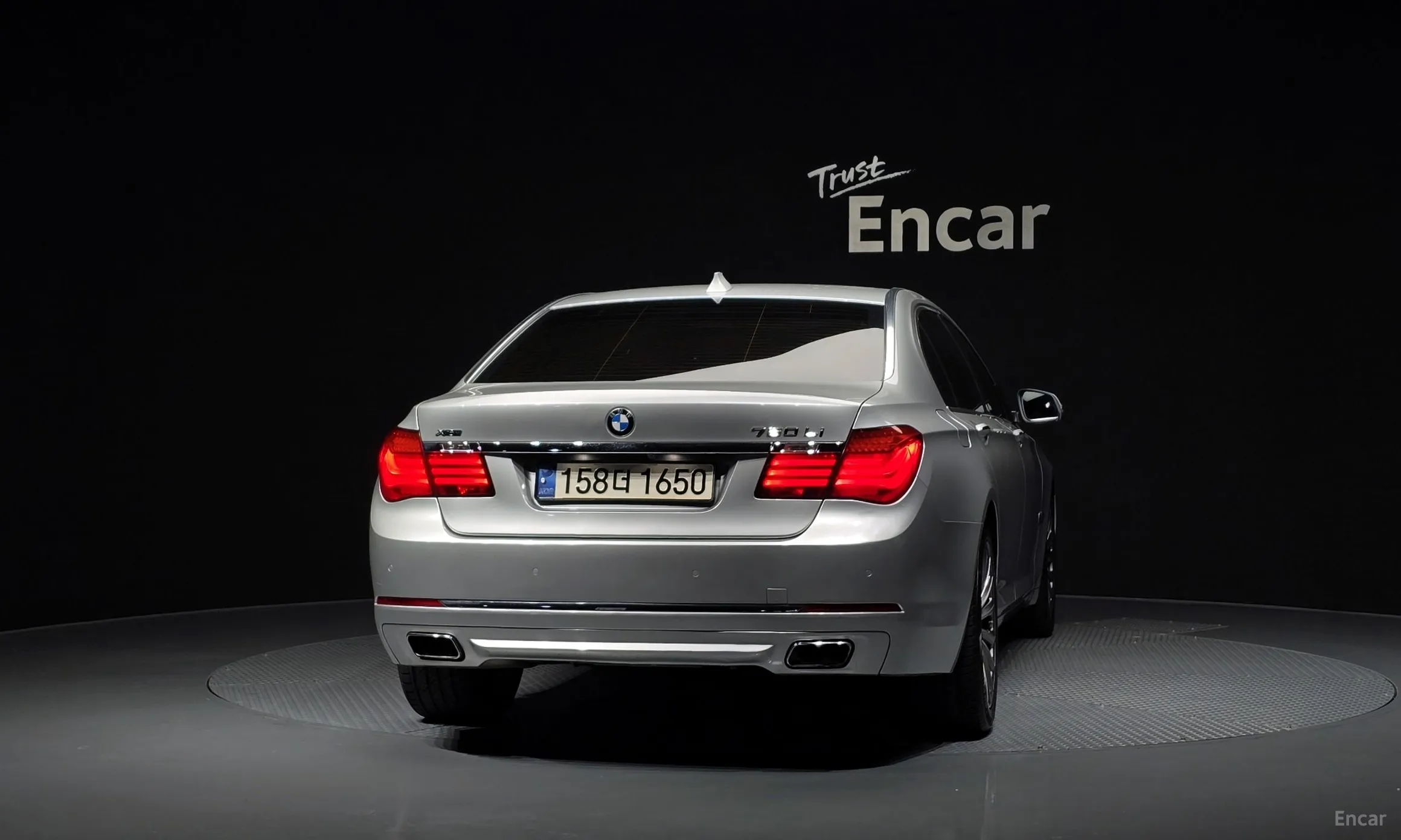 BMW 7 Series (F01) превью 4