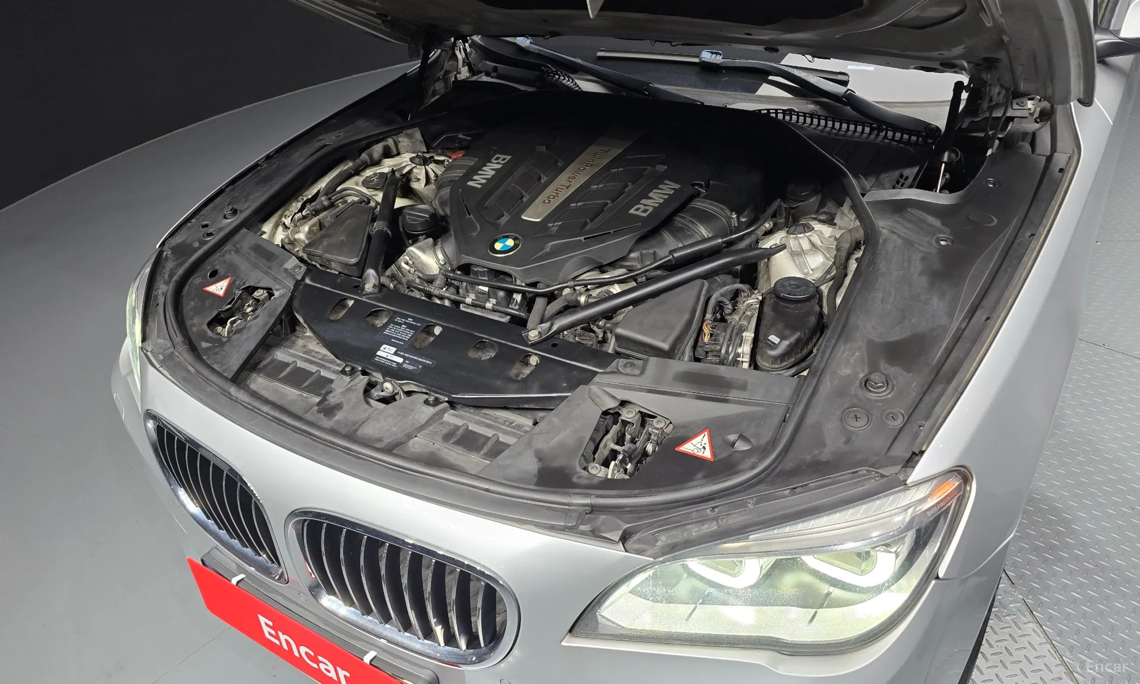 BMW 7 Series (F01) превью 6