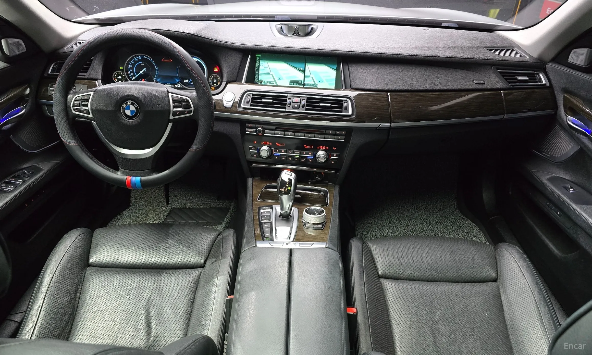 BMW 7 Series (F01) превью 7