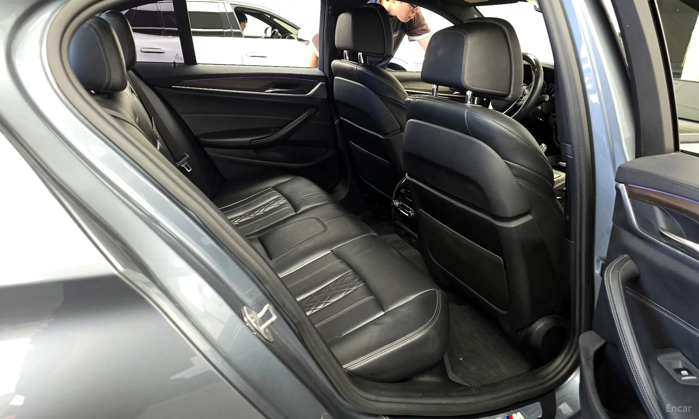 BMW 5 Series (G30) превью 12