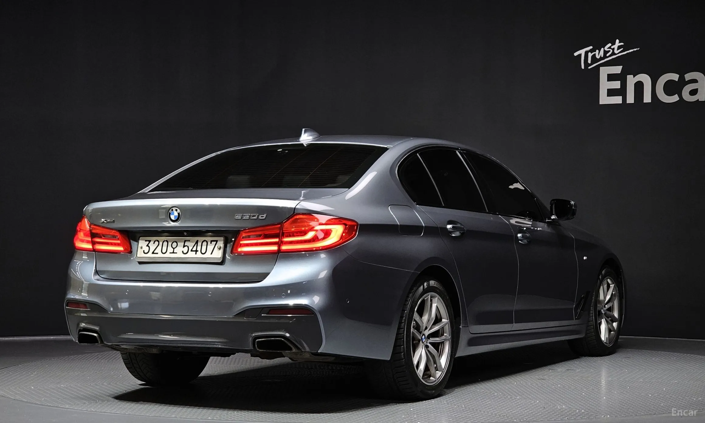 BMW 5 Series (G30) превью 2