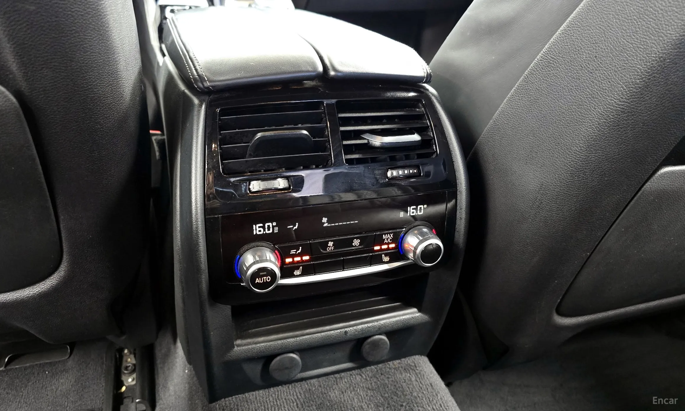 BMW 5 Series (G30) превью 19
