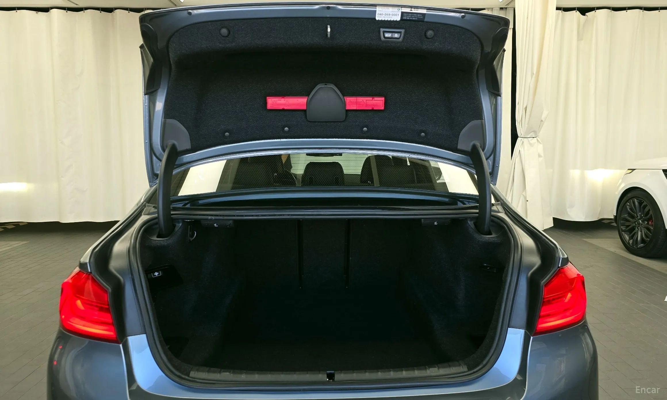BMW 5 Series (G30) превью 20