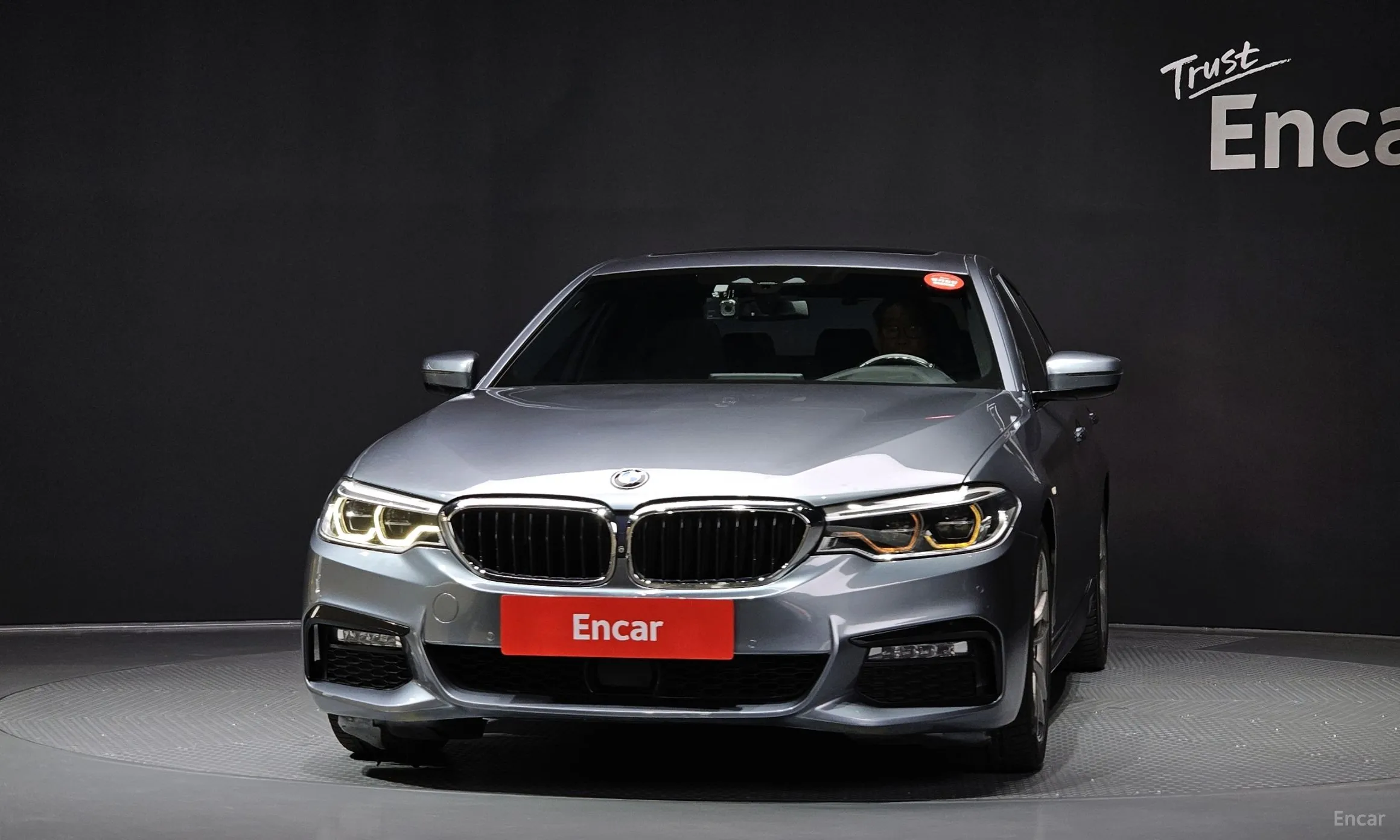 BMW 5 Series (G30) превью 3
